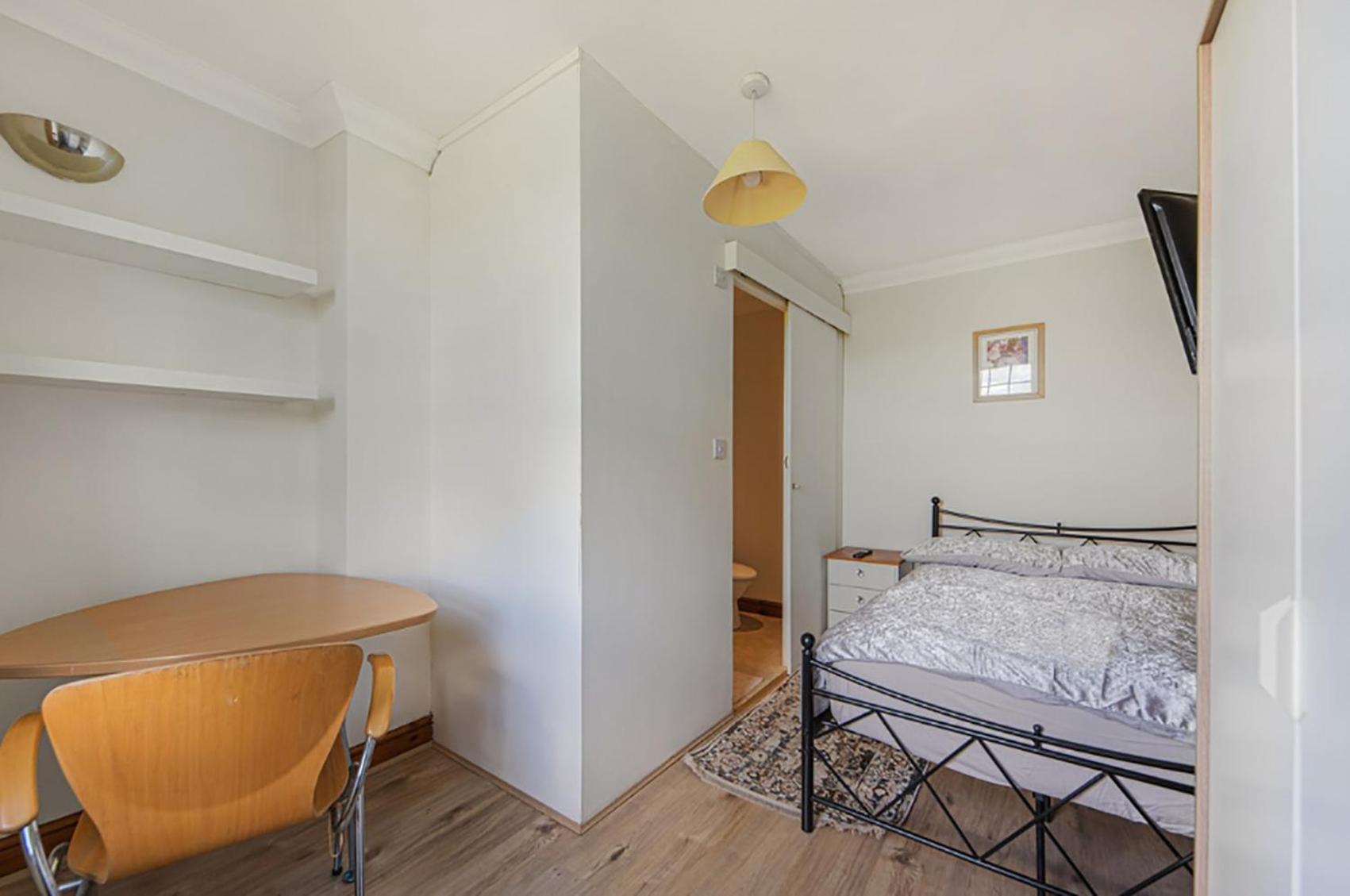 Deluxe Double Room With Shower photo 1