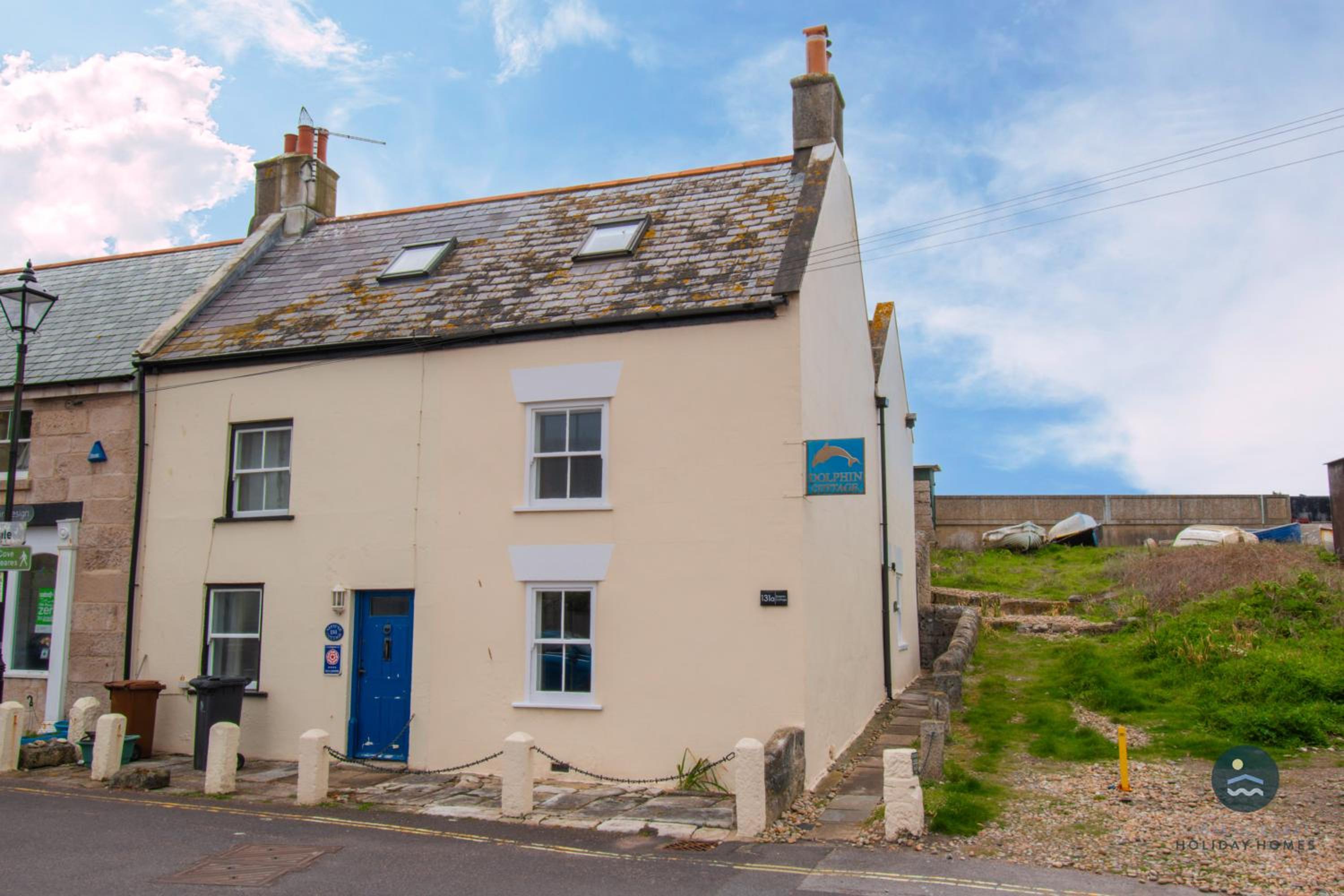 Three-Bedroom House photo 2