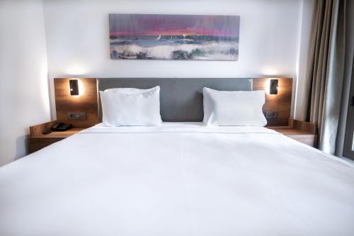 Deluxe Suite photo 3