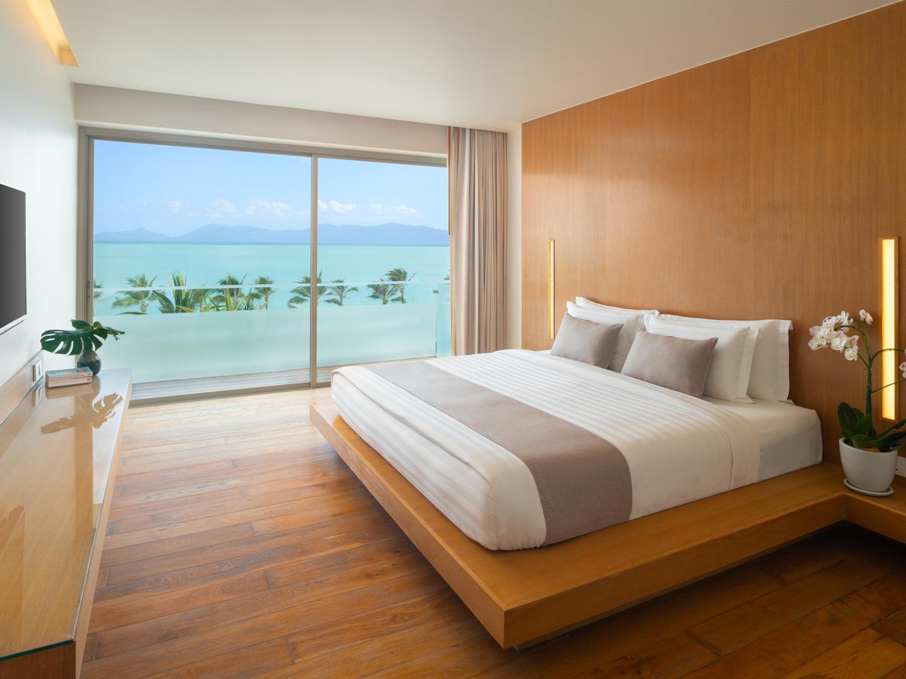 Deluxe Suite with Sea View photo 2