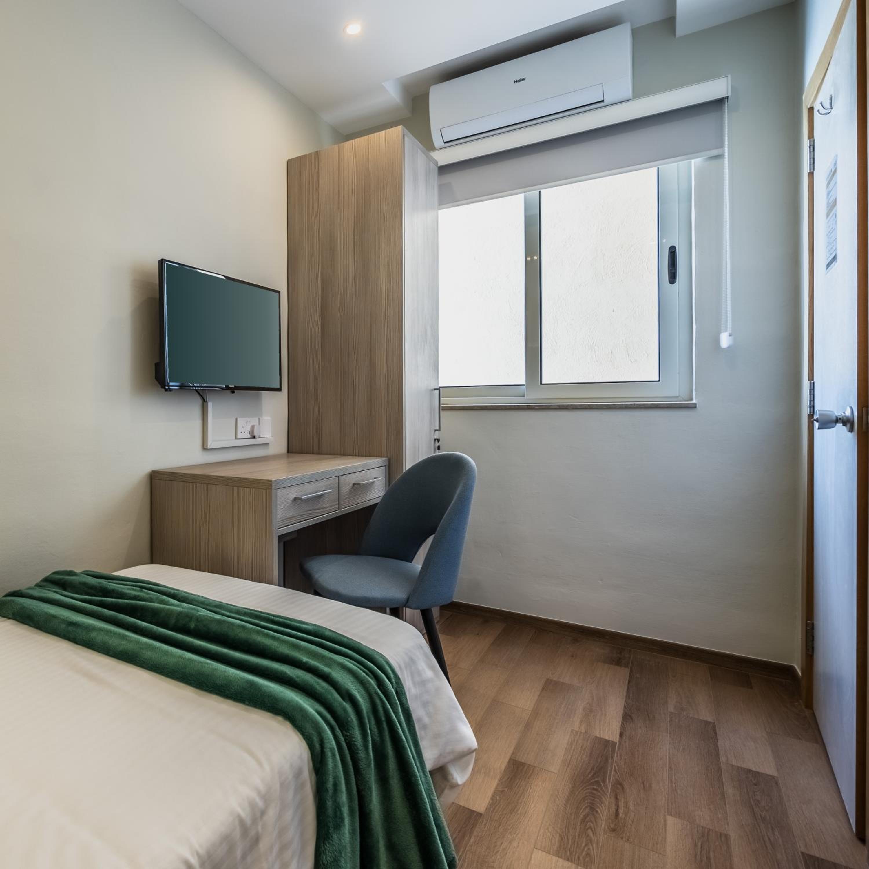 Single Room with adjacent Private Bathroom photo 3