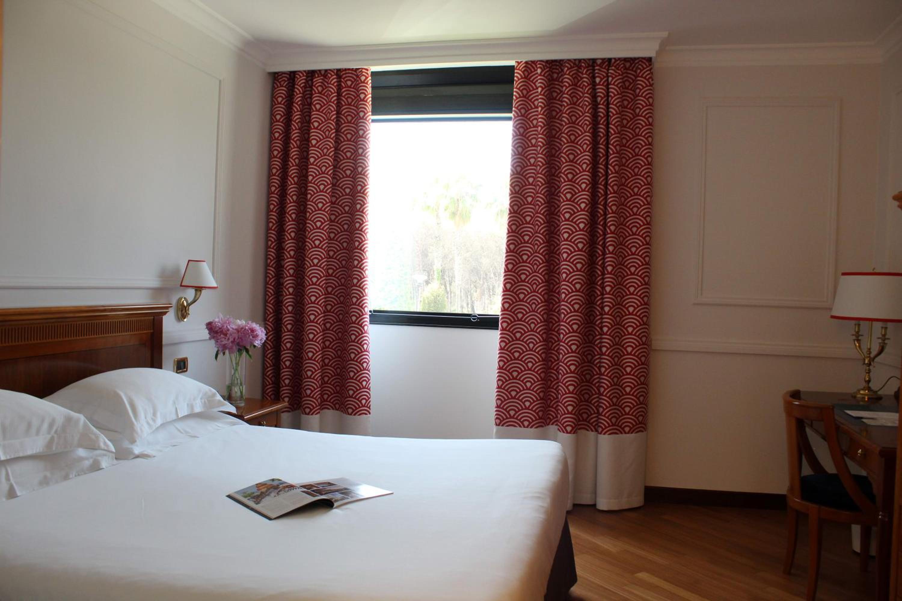 Standard King Room - Photo 1
