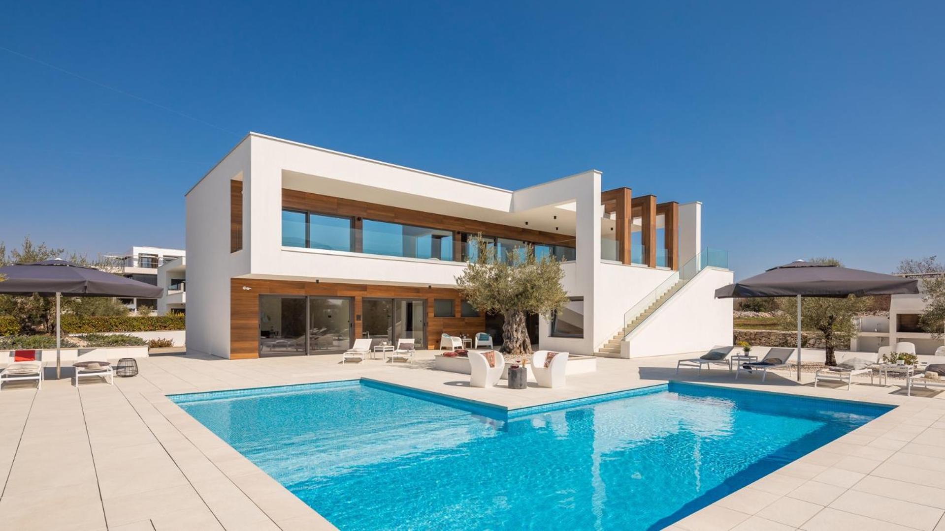 Villa with Private Pool photo 2
