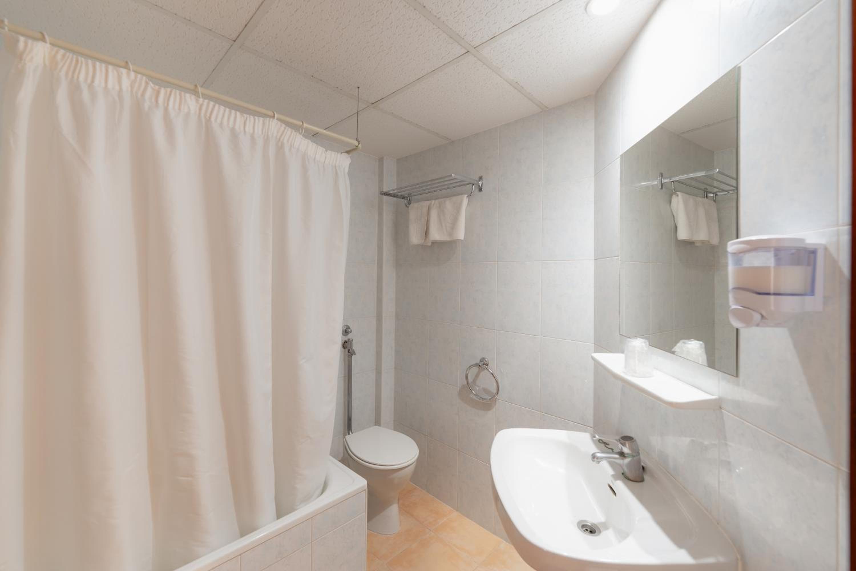 Double or Twin Room - Photo 7