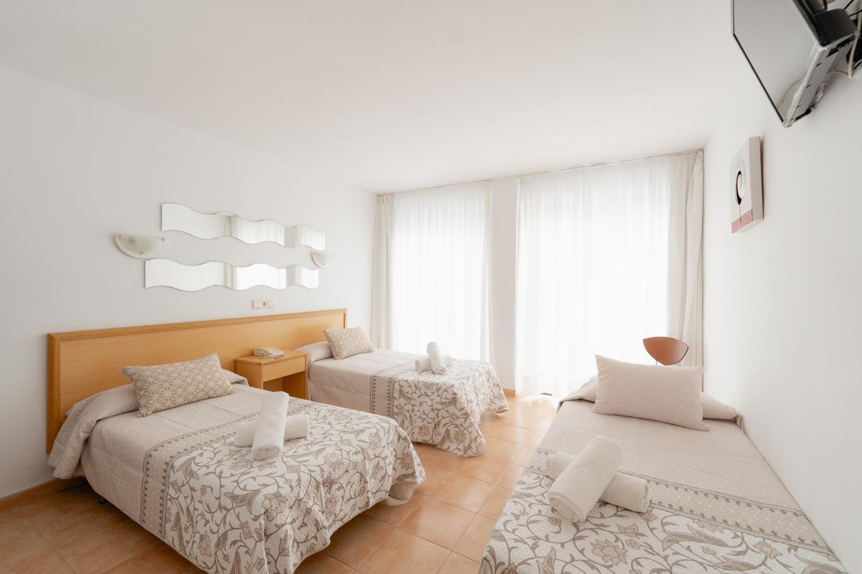 Triple Room - Photo 1