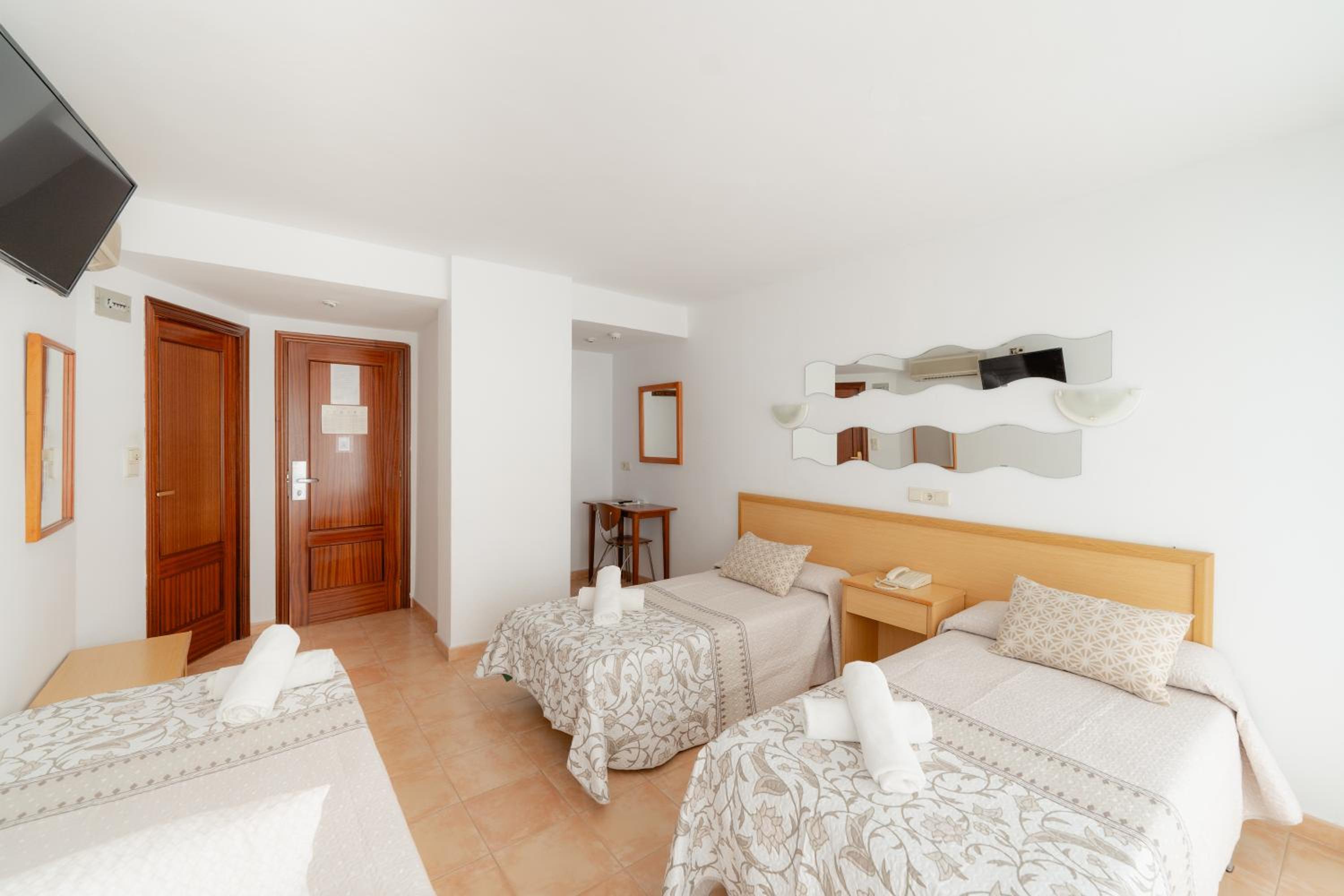 Triple Room - Photo 2