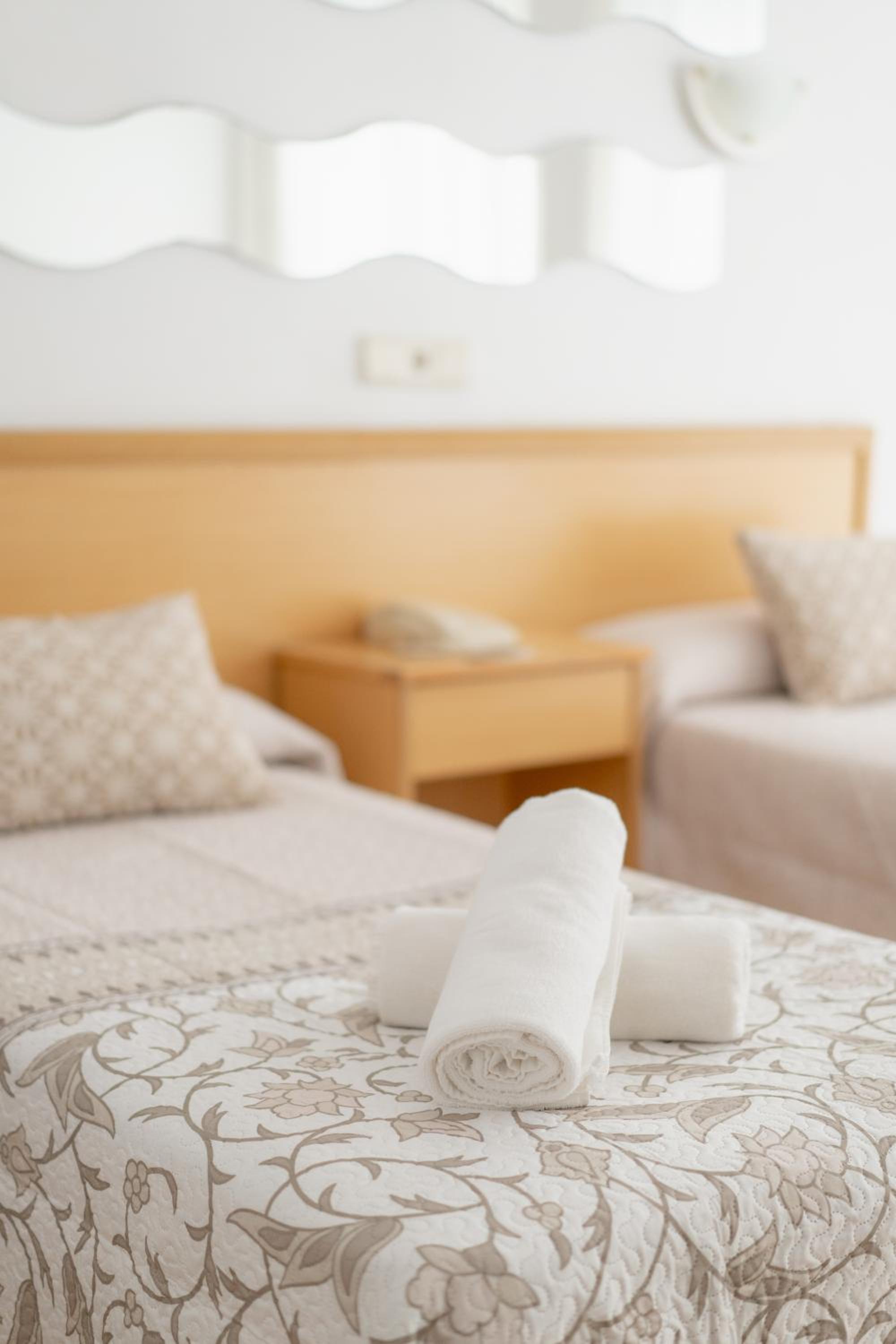 Double or Twin Room - Photo 2