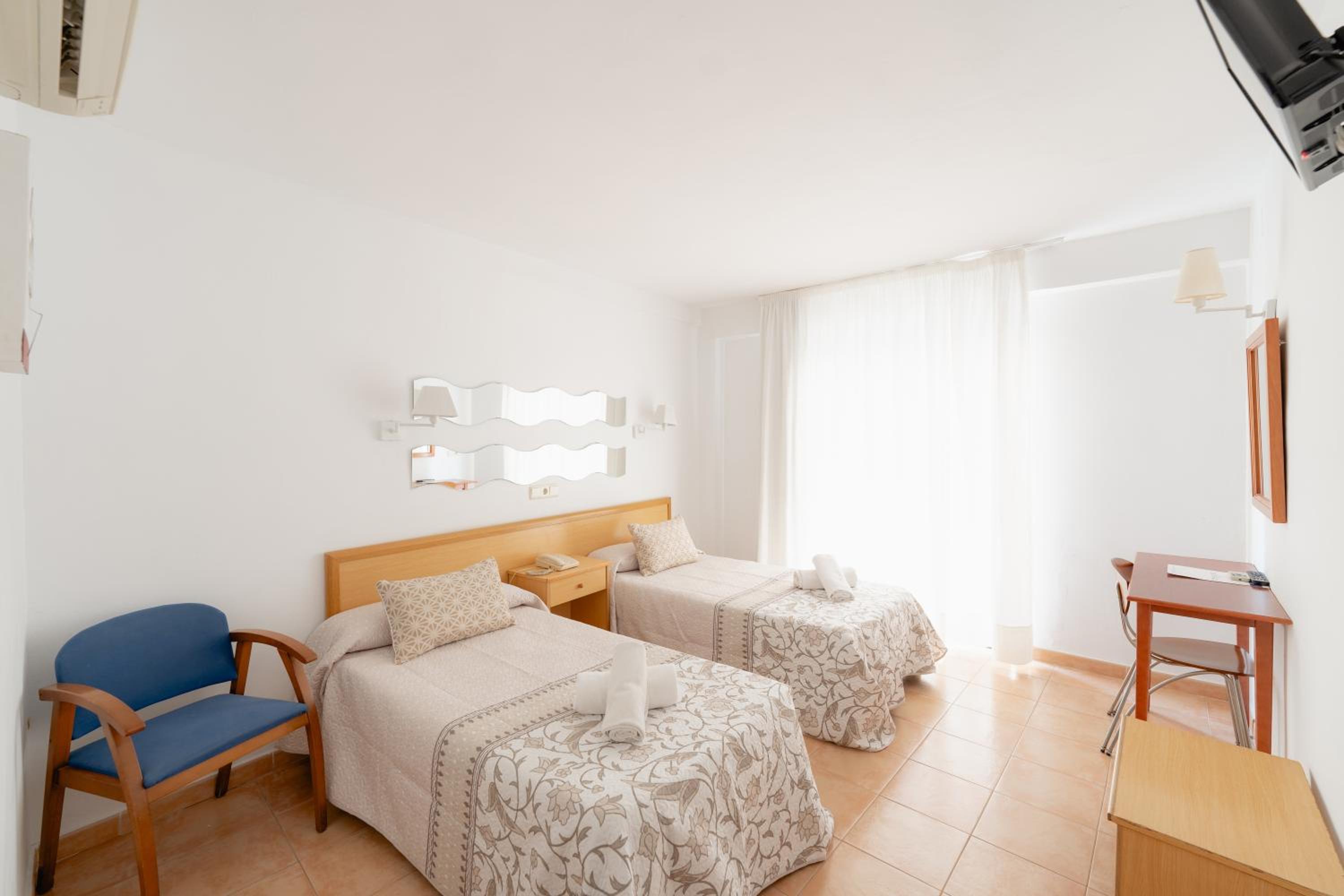 Double or Twin Room - Photo 1