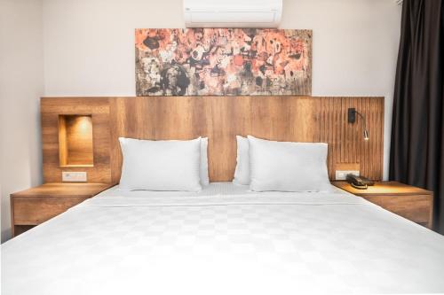 Deluxe Suite with Sea View photo 2