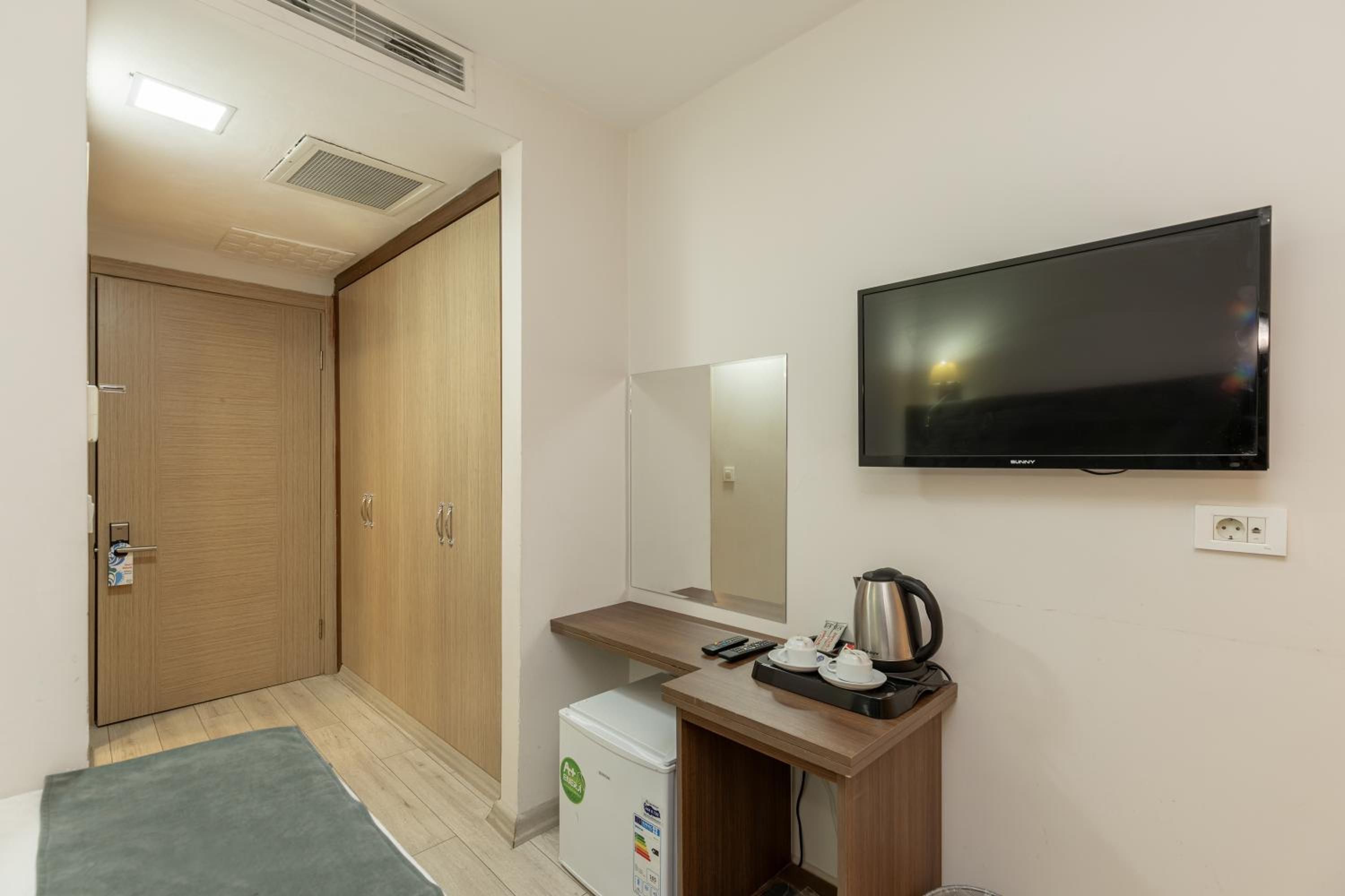 Large Single Room