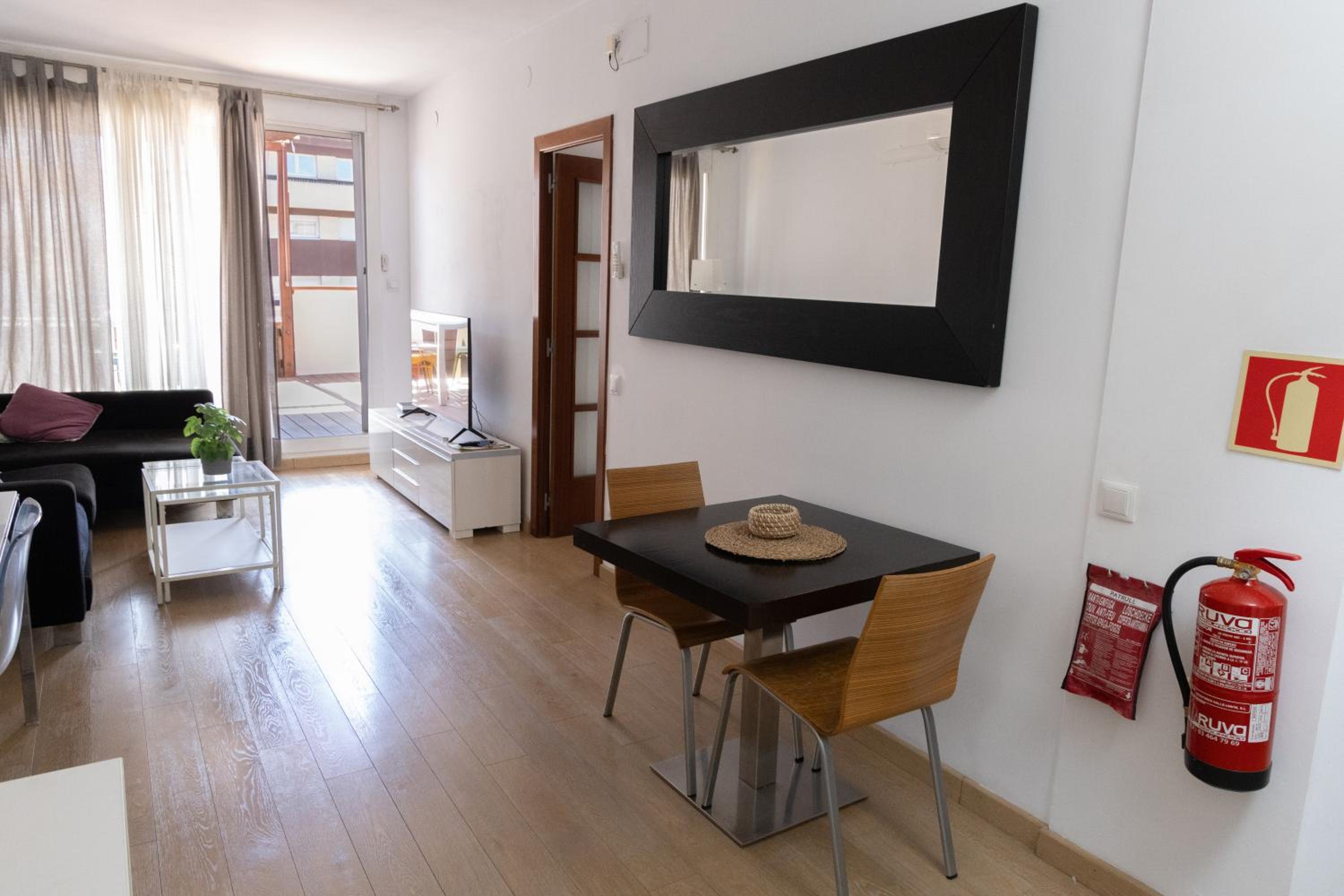 Three-Bedroom Apartment photo 2