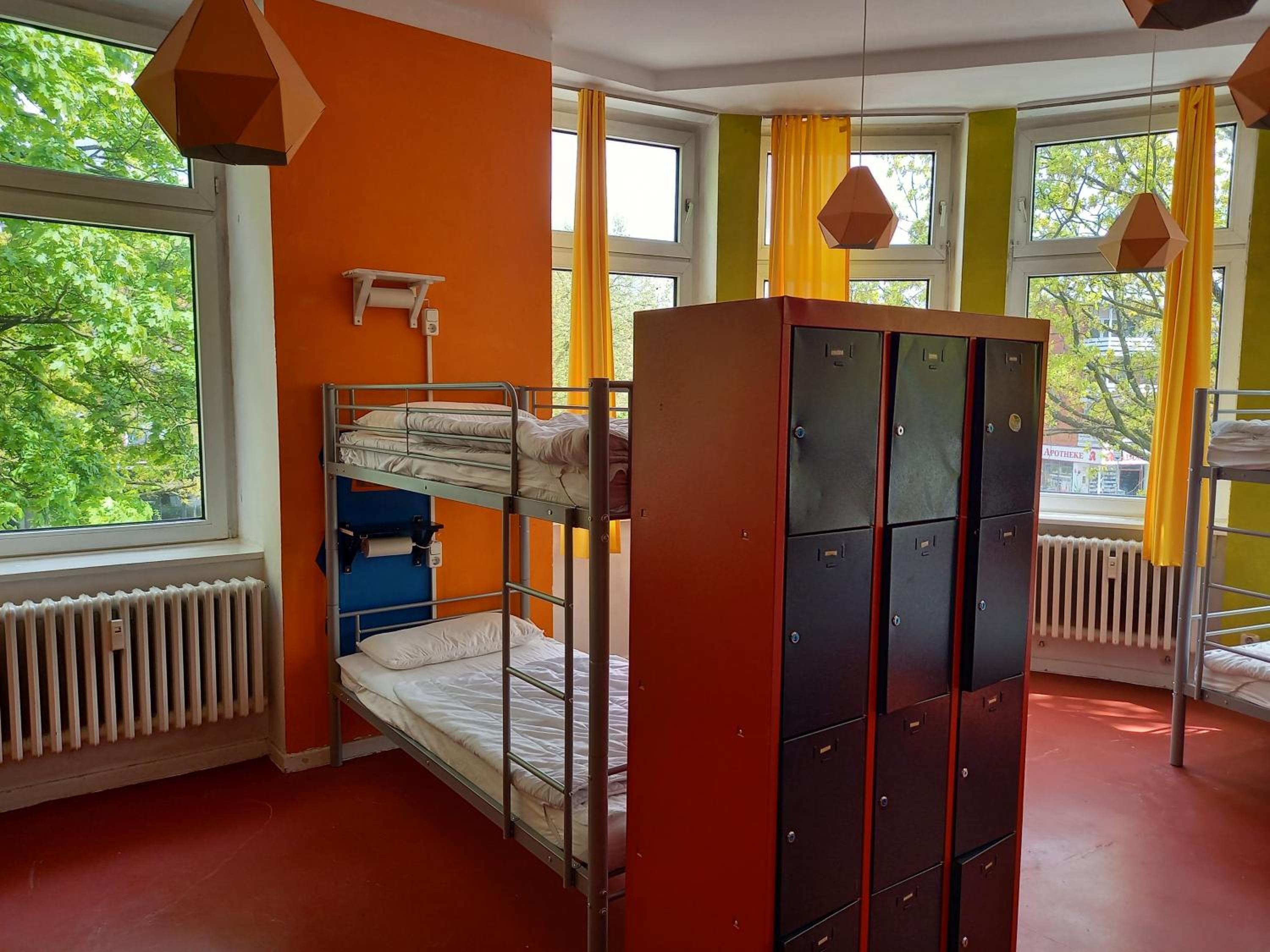 Bunk Bed in Mixed Dormitory Room