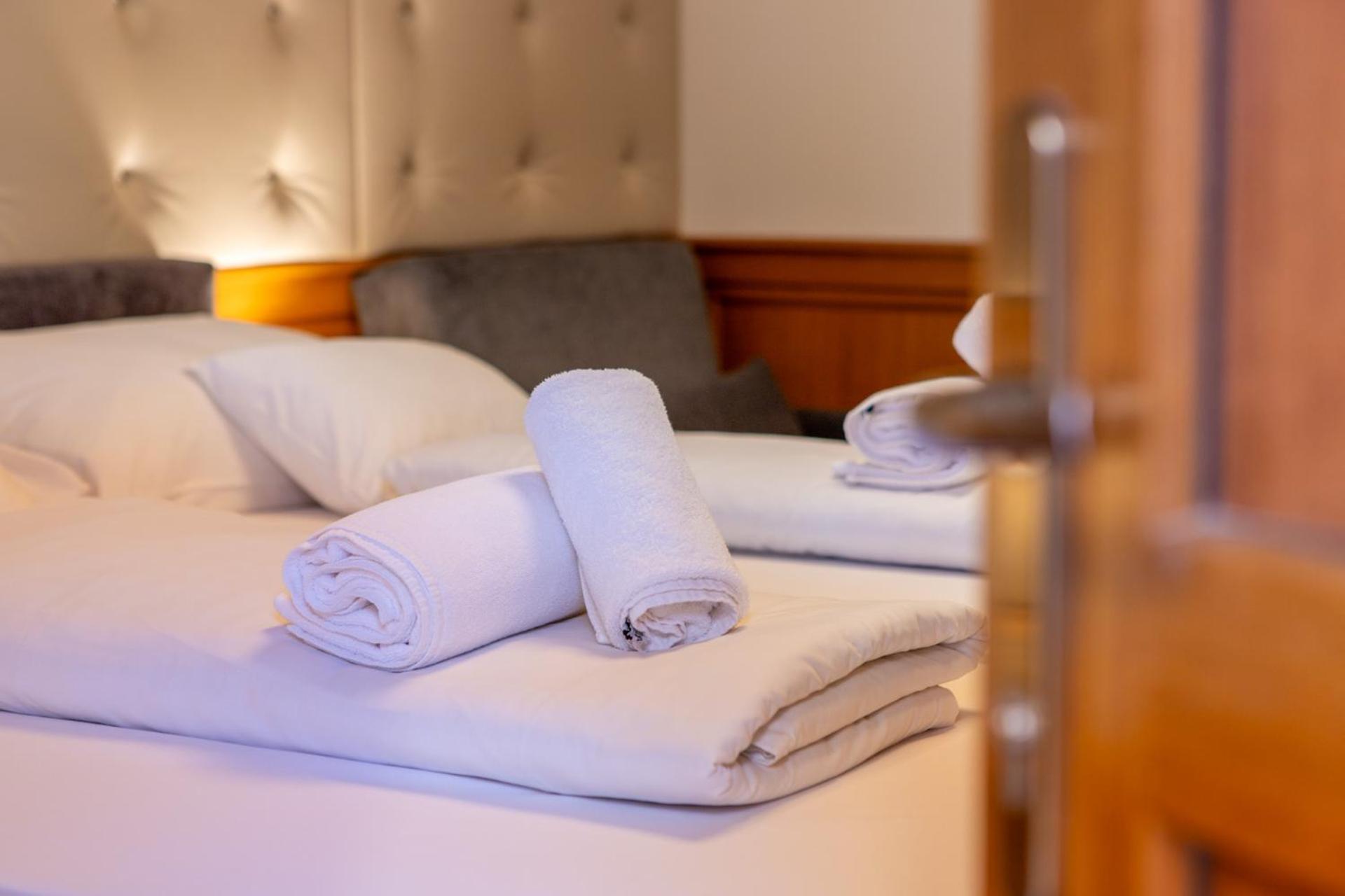 Double or Twin Room - Photo 2