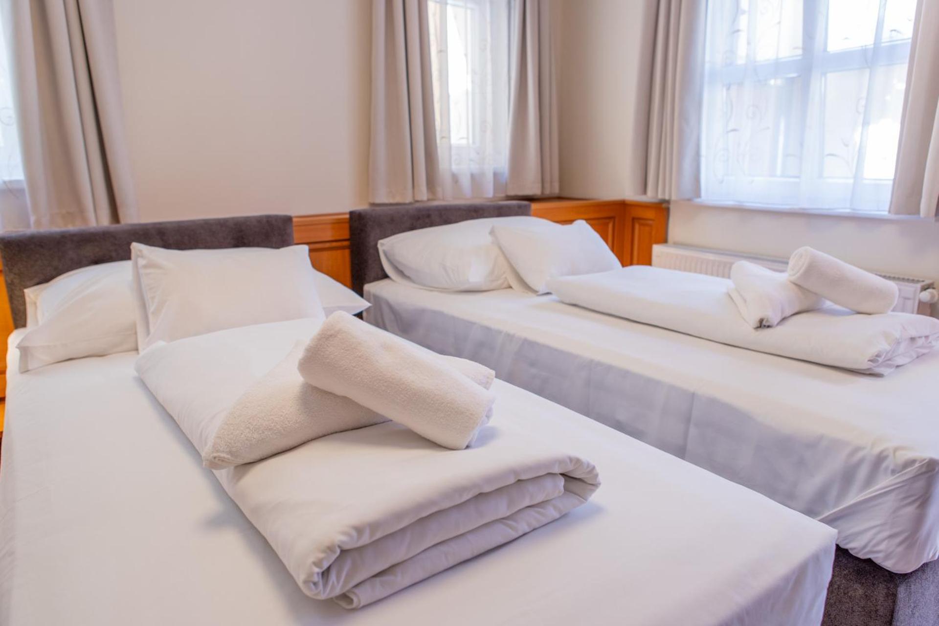 Double or Twin Room - Photo 16