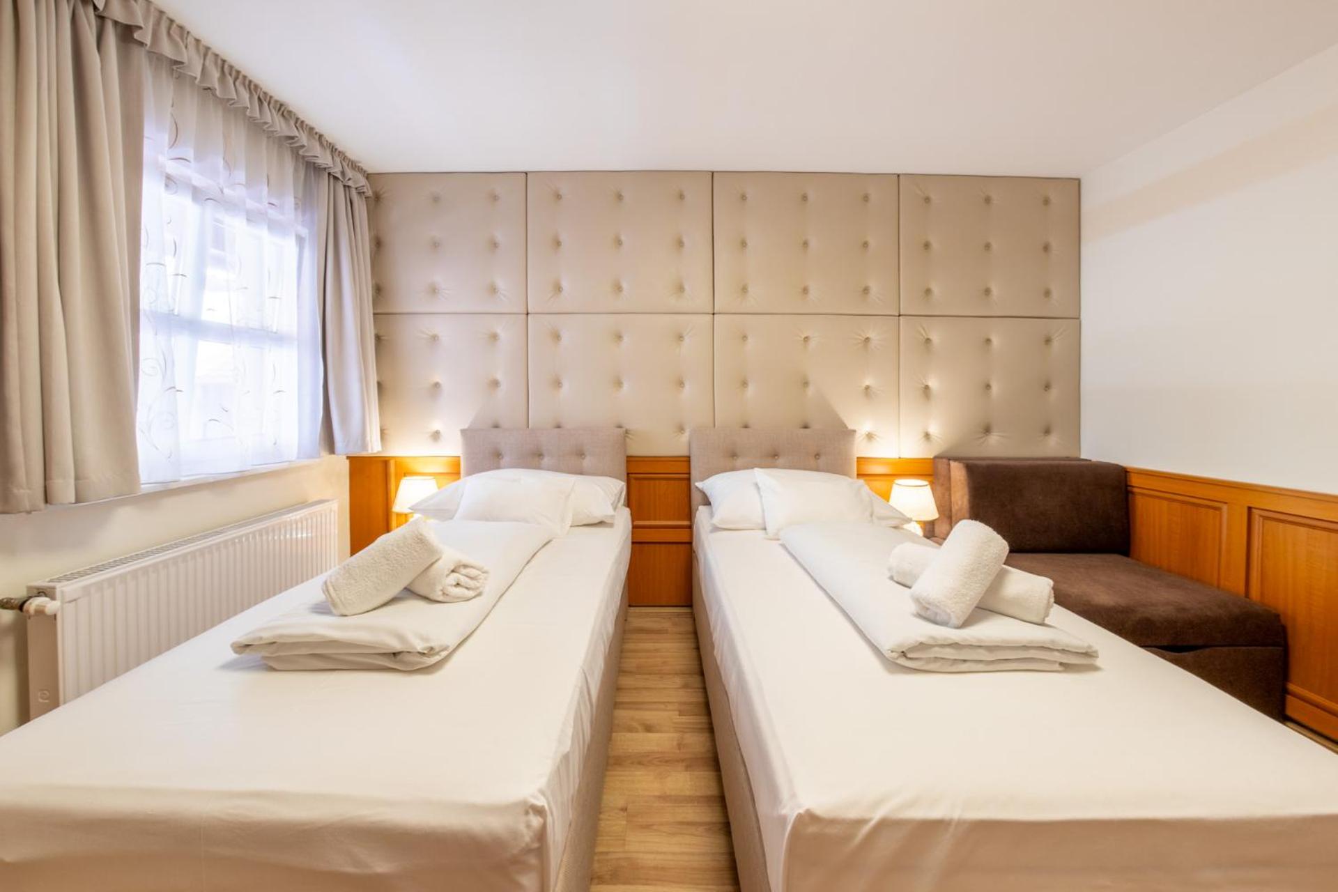 Double or Twin Room - Photo 15