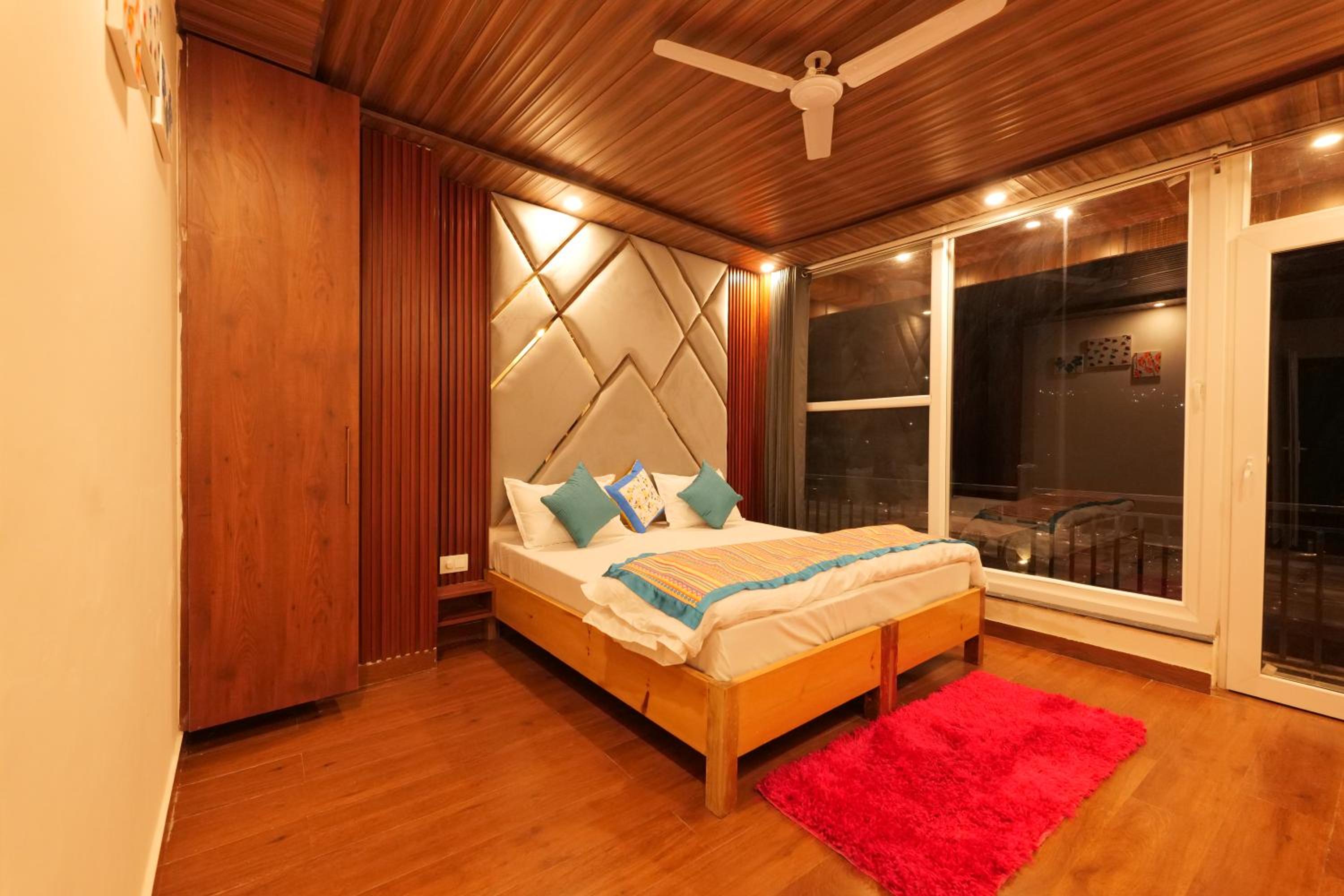 Deluxe Double Room With Balcony