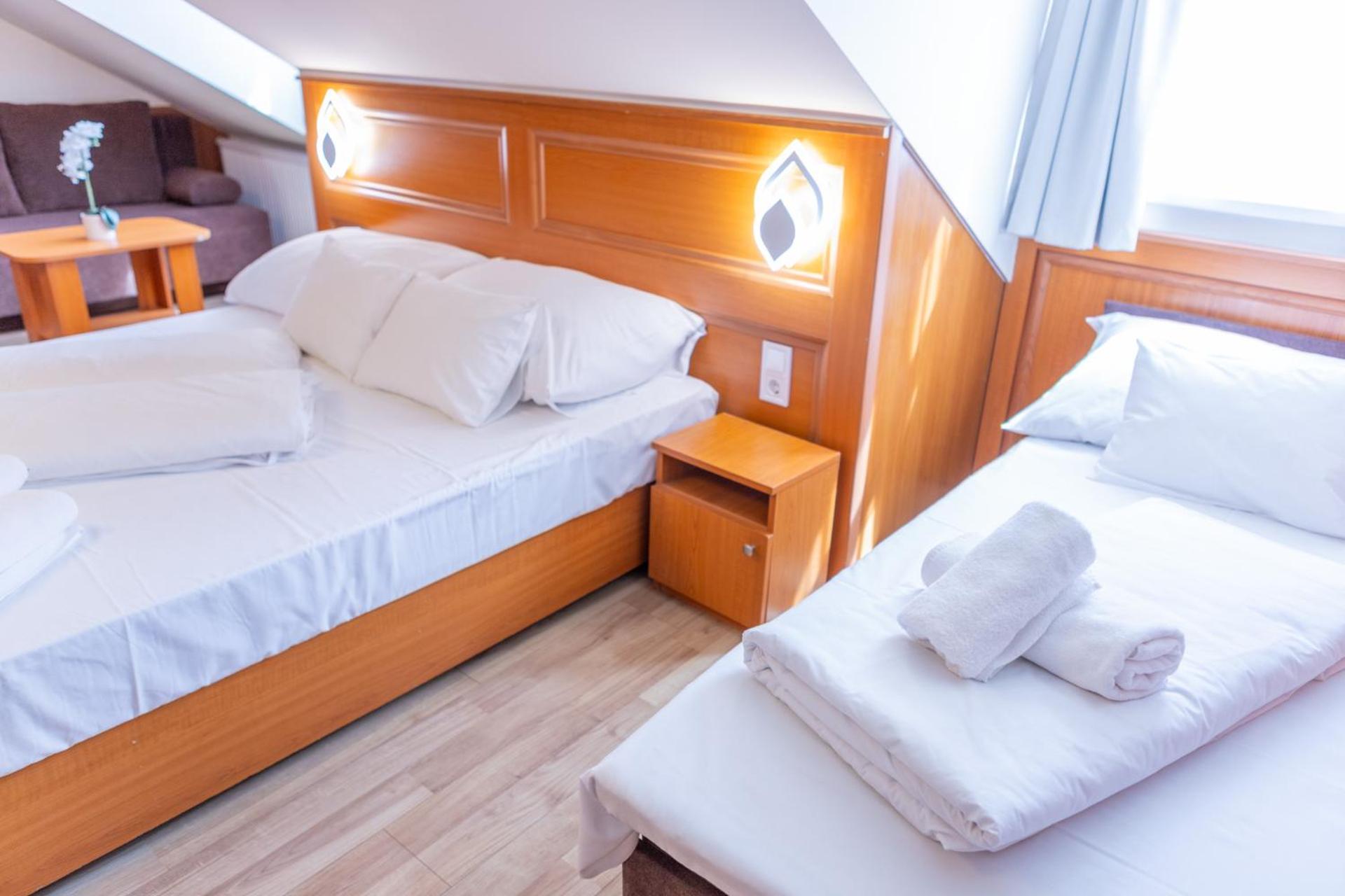 Quadruple Room - Photo 10