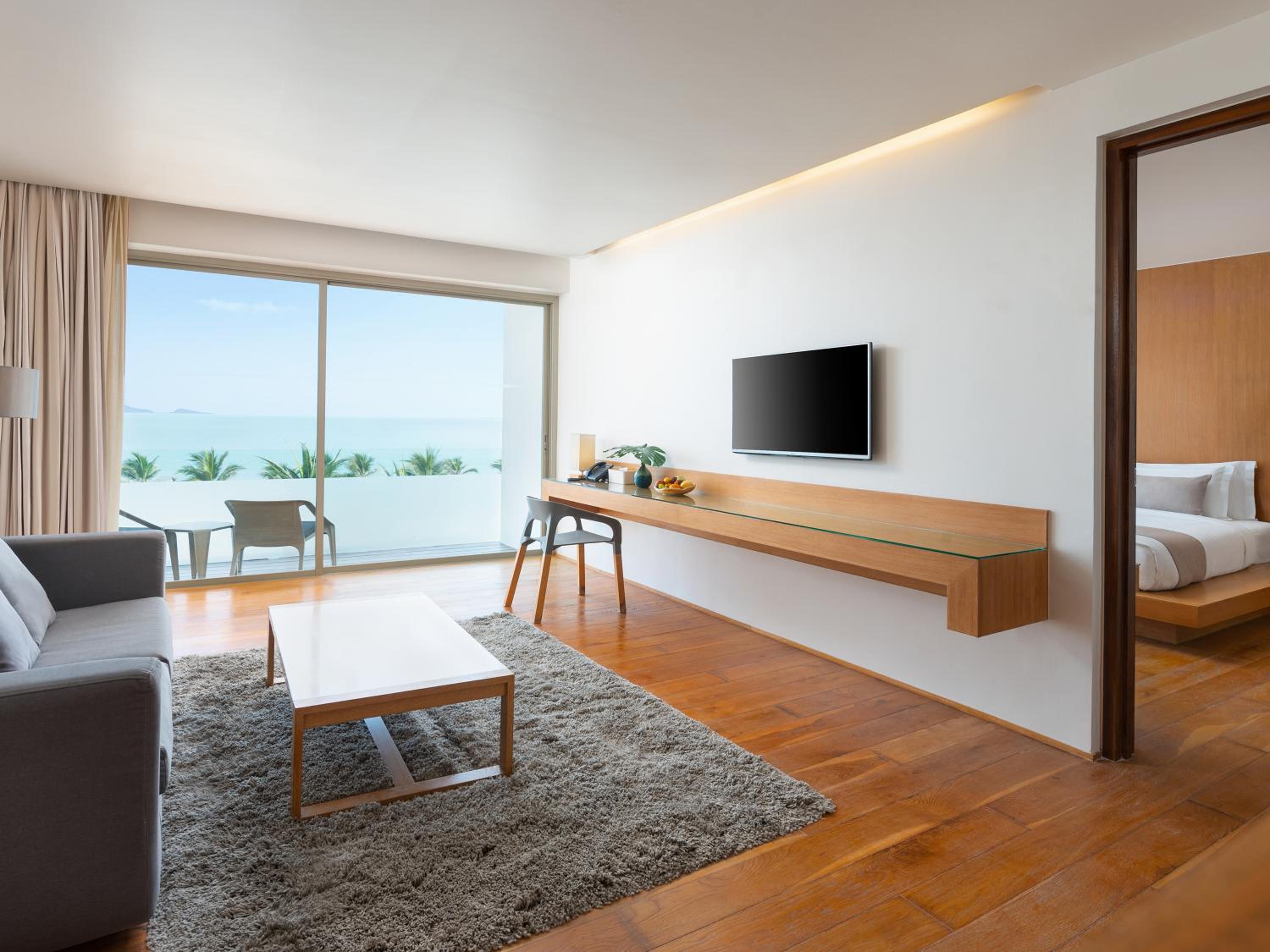 Deluxe Suite with Sea View