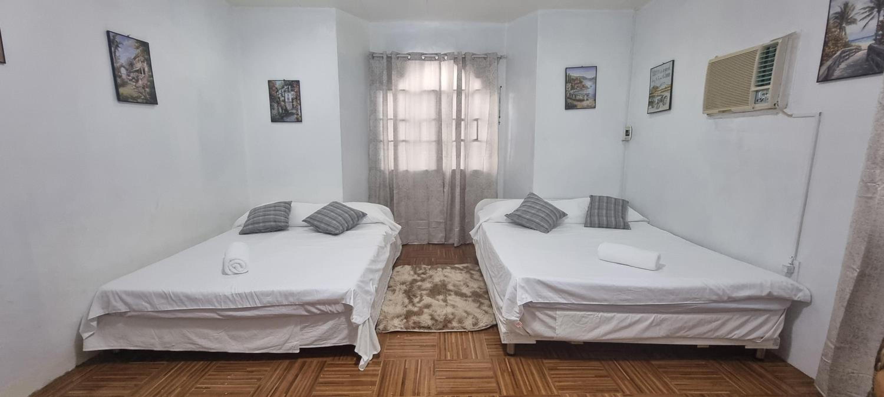 One-Bedroom House photo 1