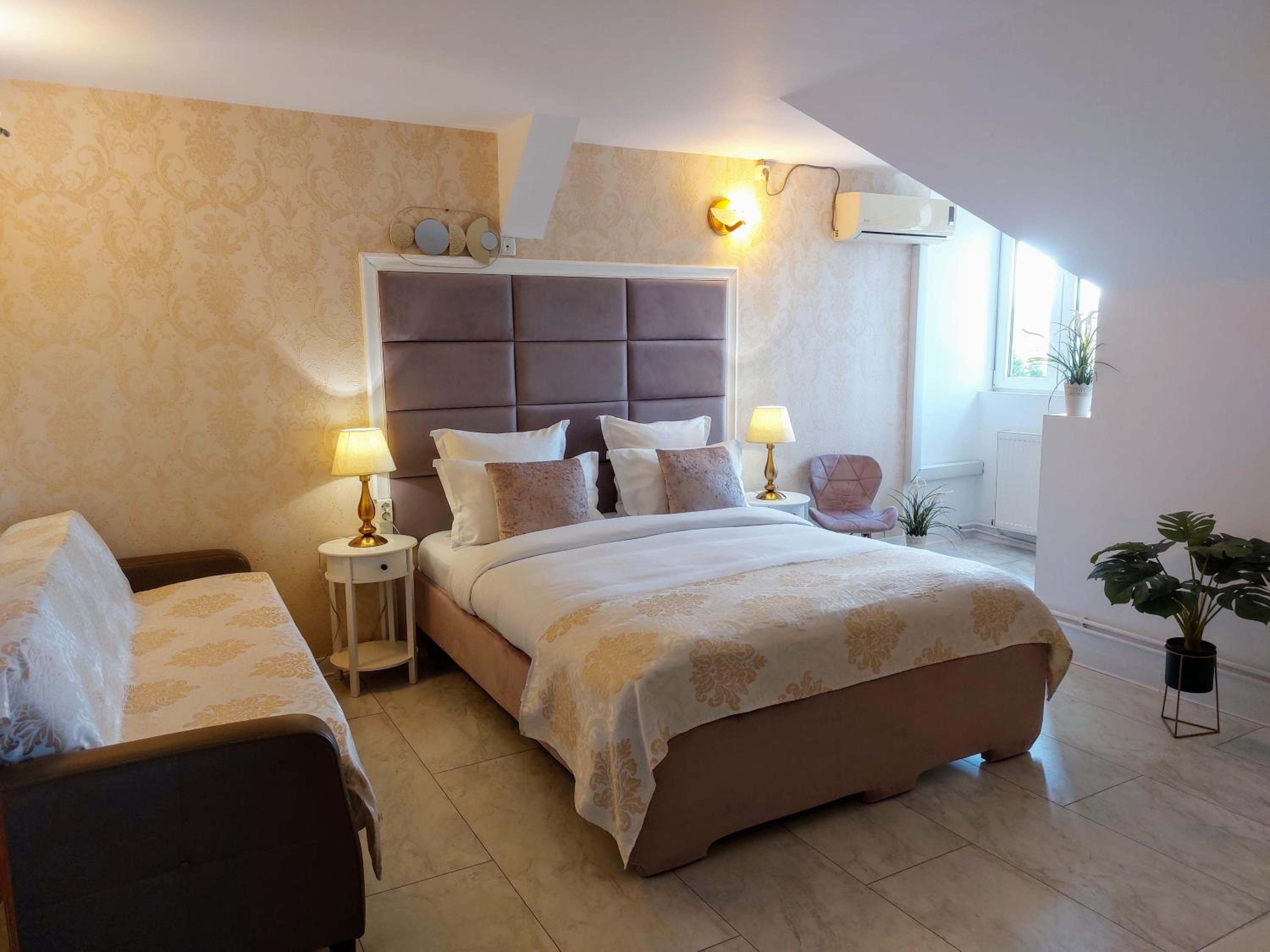 Comfort Triple Room with Shower - Photo 4