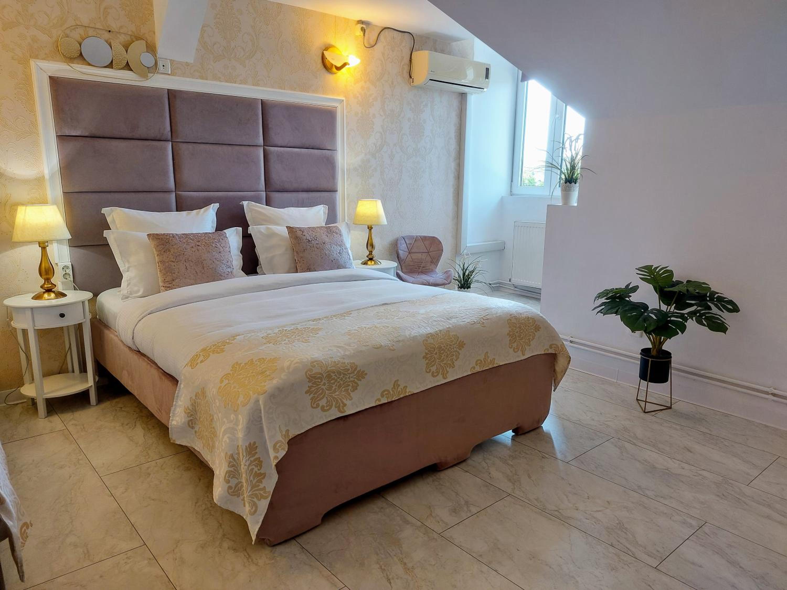 Comfort Triple Room with Shower - Photo 1