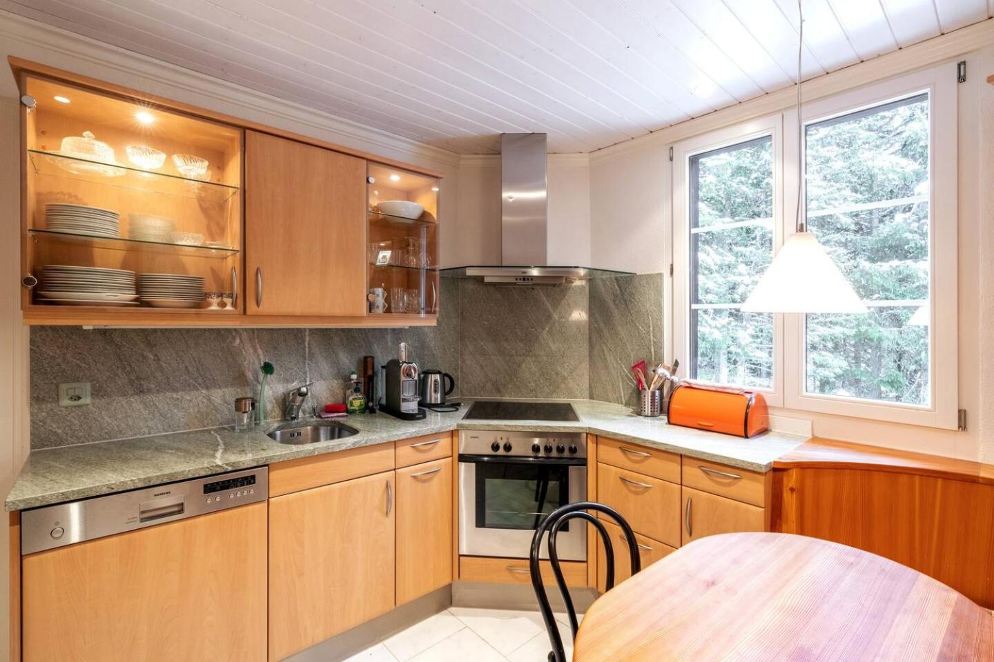 Three-Bedroom Apartment with Balcony photo 2