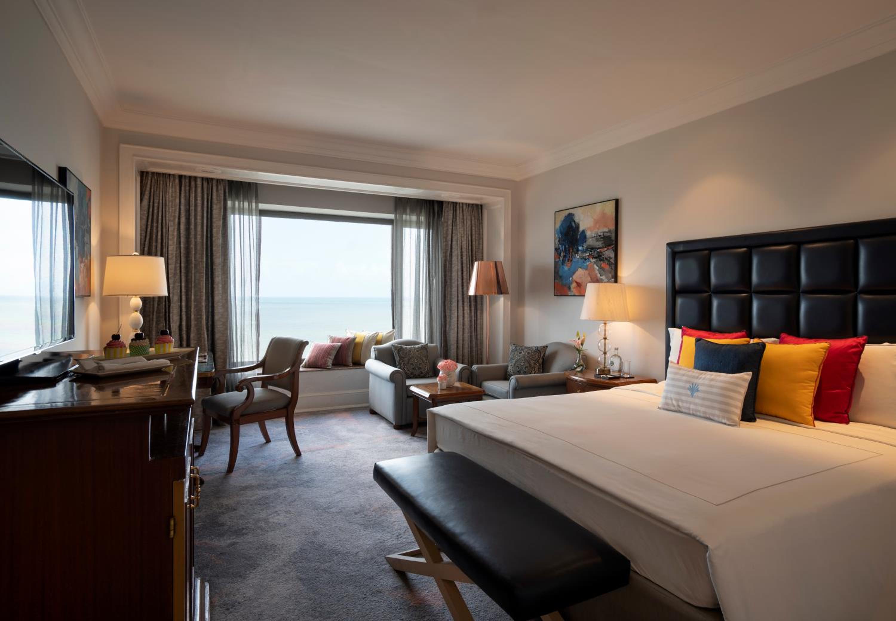 Serene Infinity Sea View Room King Bed