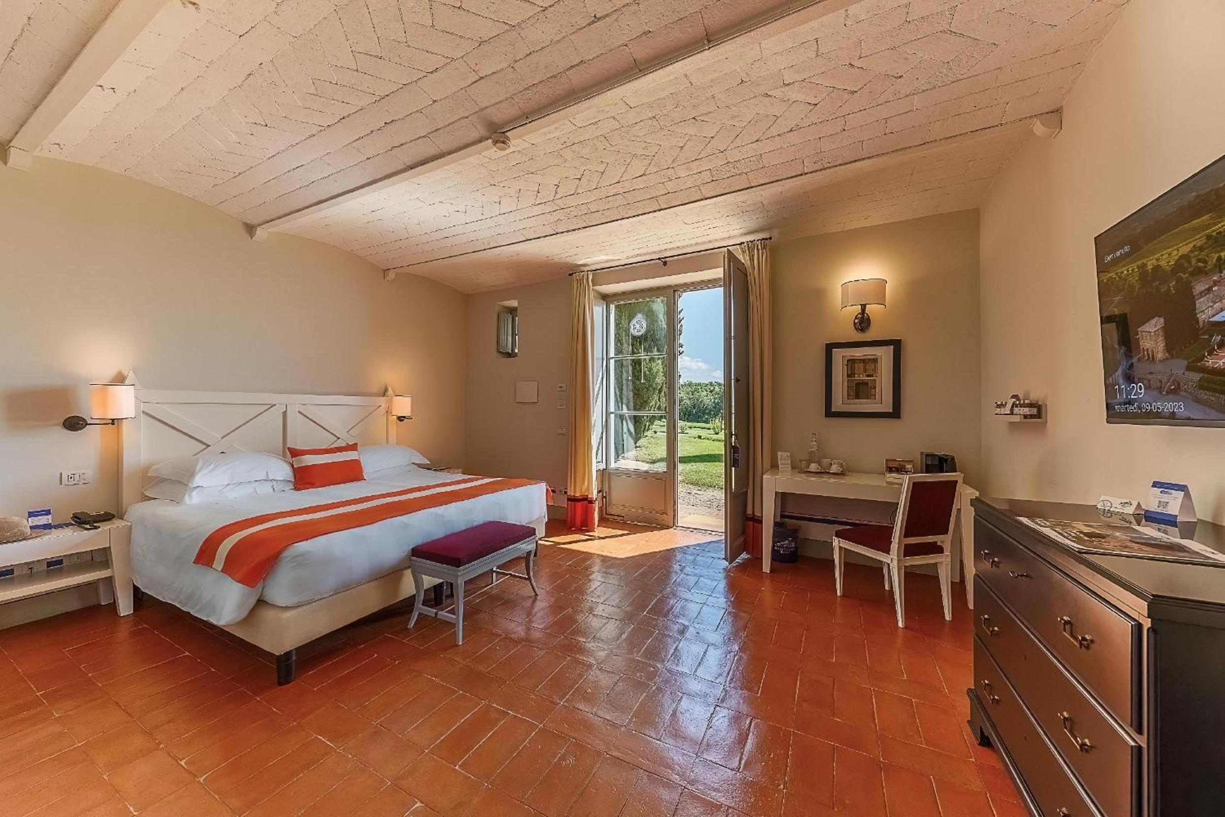 Deluxe Double or Twin Room - Photo 5
