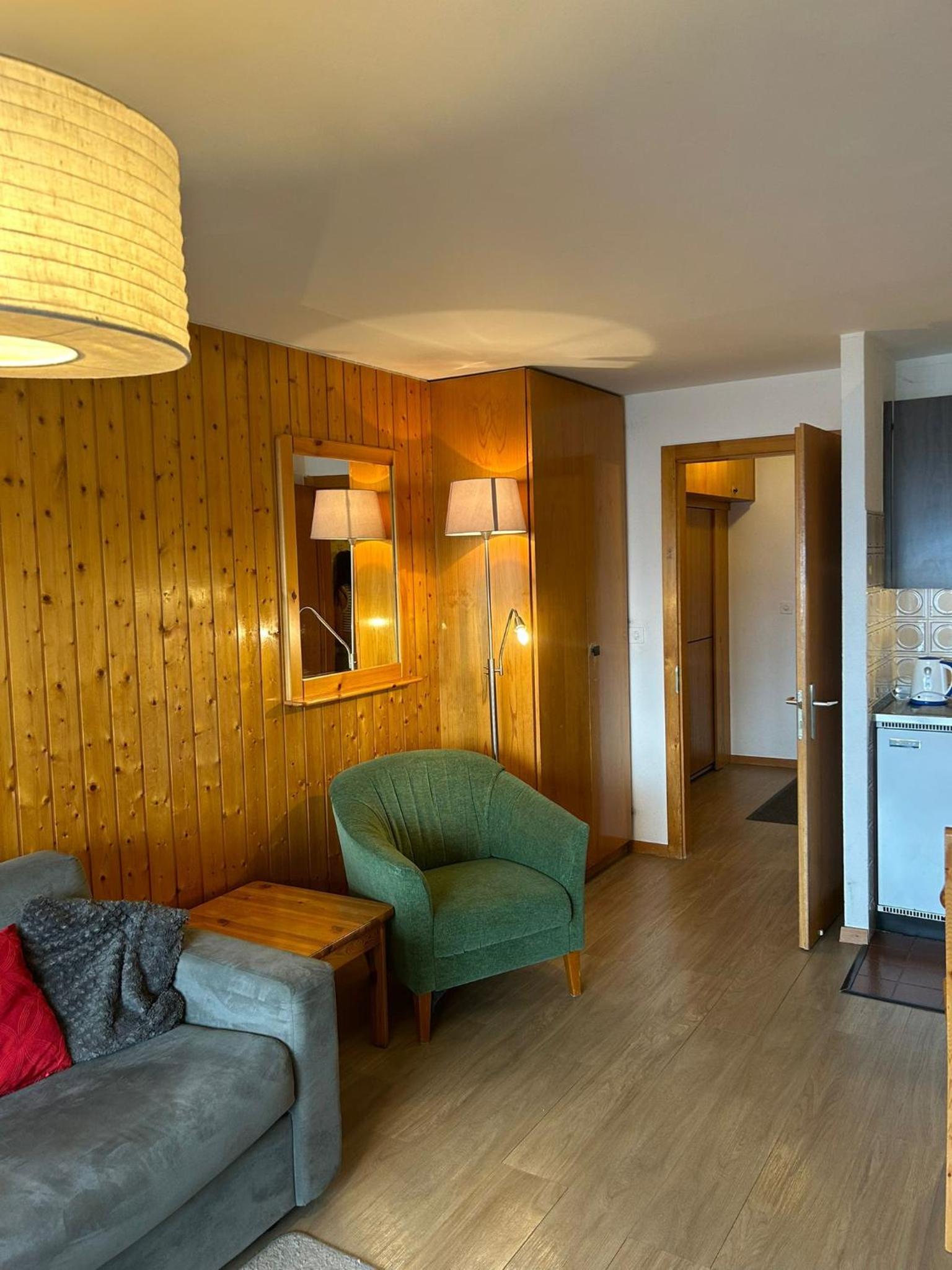 Studio Apartment L013 photo 3