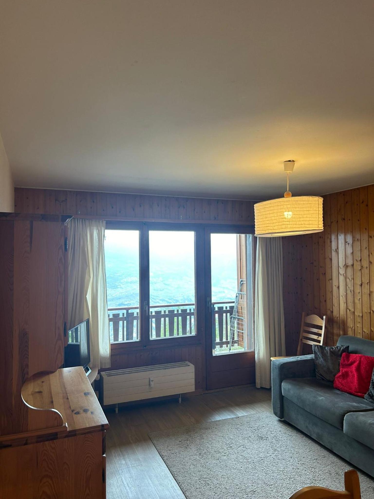 Studio Apartment L013 photo 1