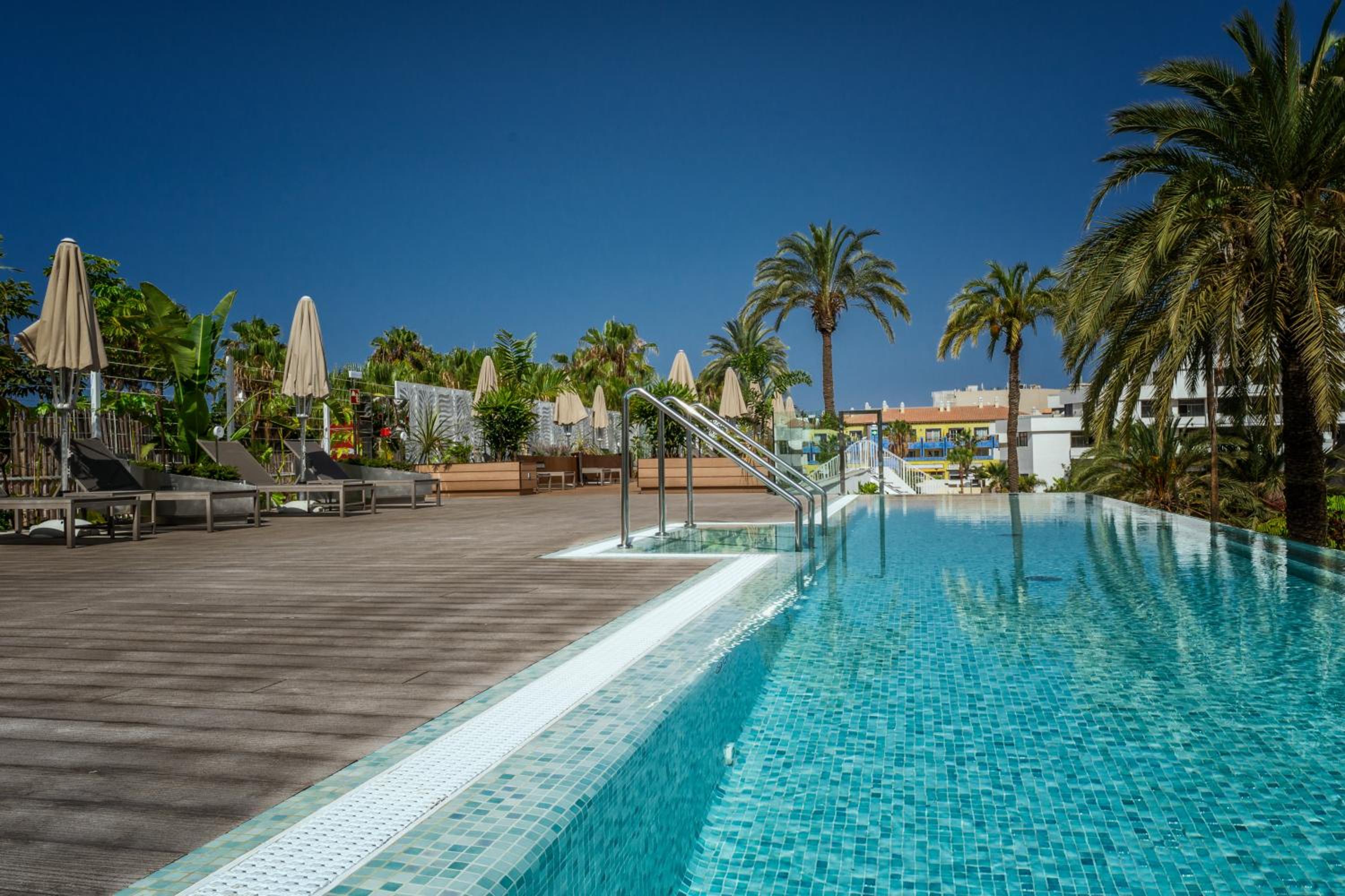 Double Room Pool View (2 Adults + 1 Child) thumbnail 5