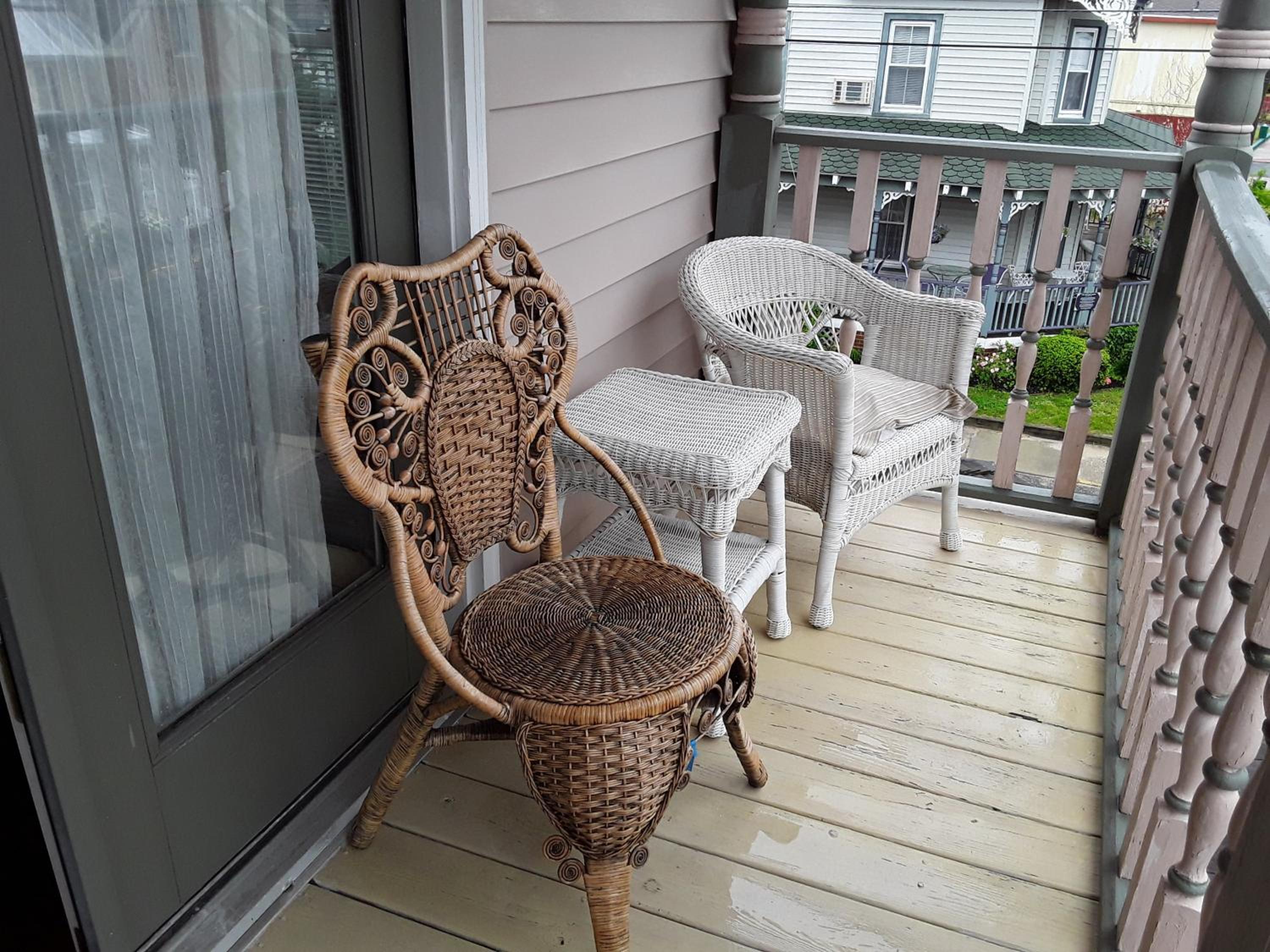 Queen Room with Balcony photo 3