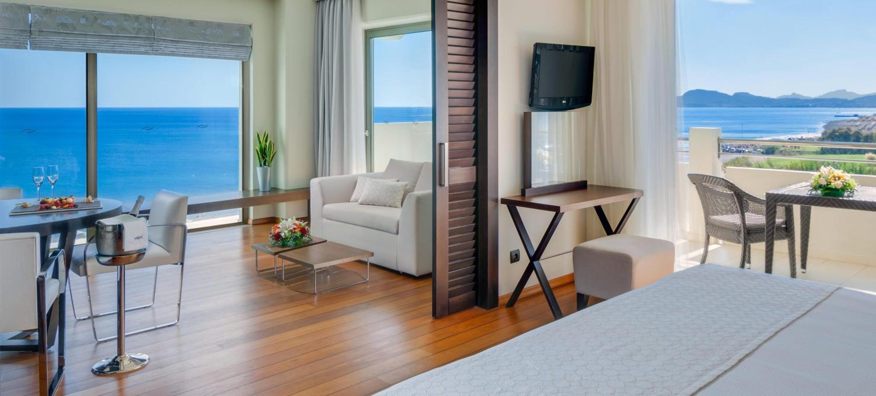Elite Club Luxury Suite with Sea View photo 2