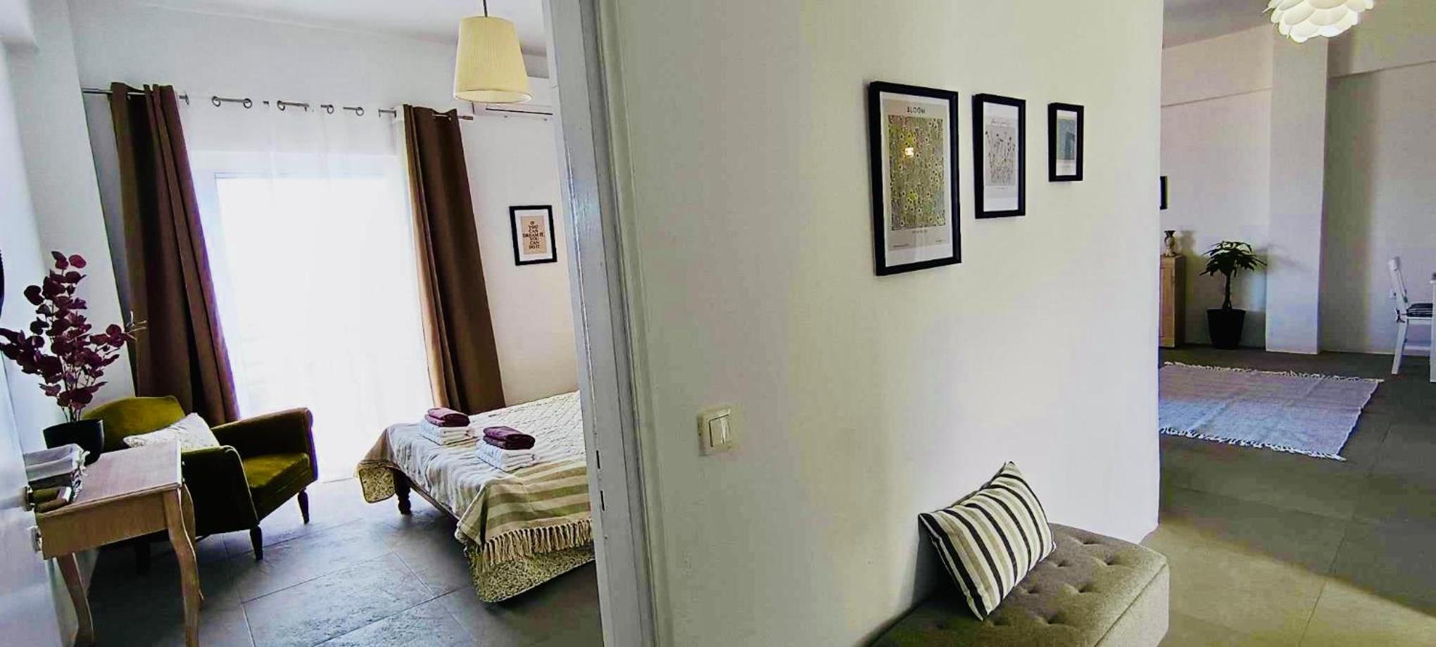 One-Bedroom Apartment photo 2