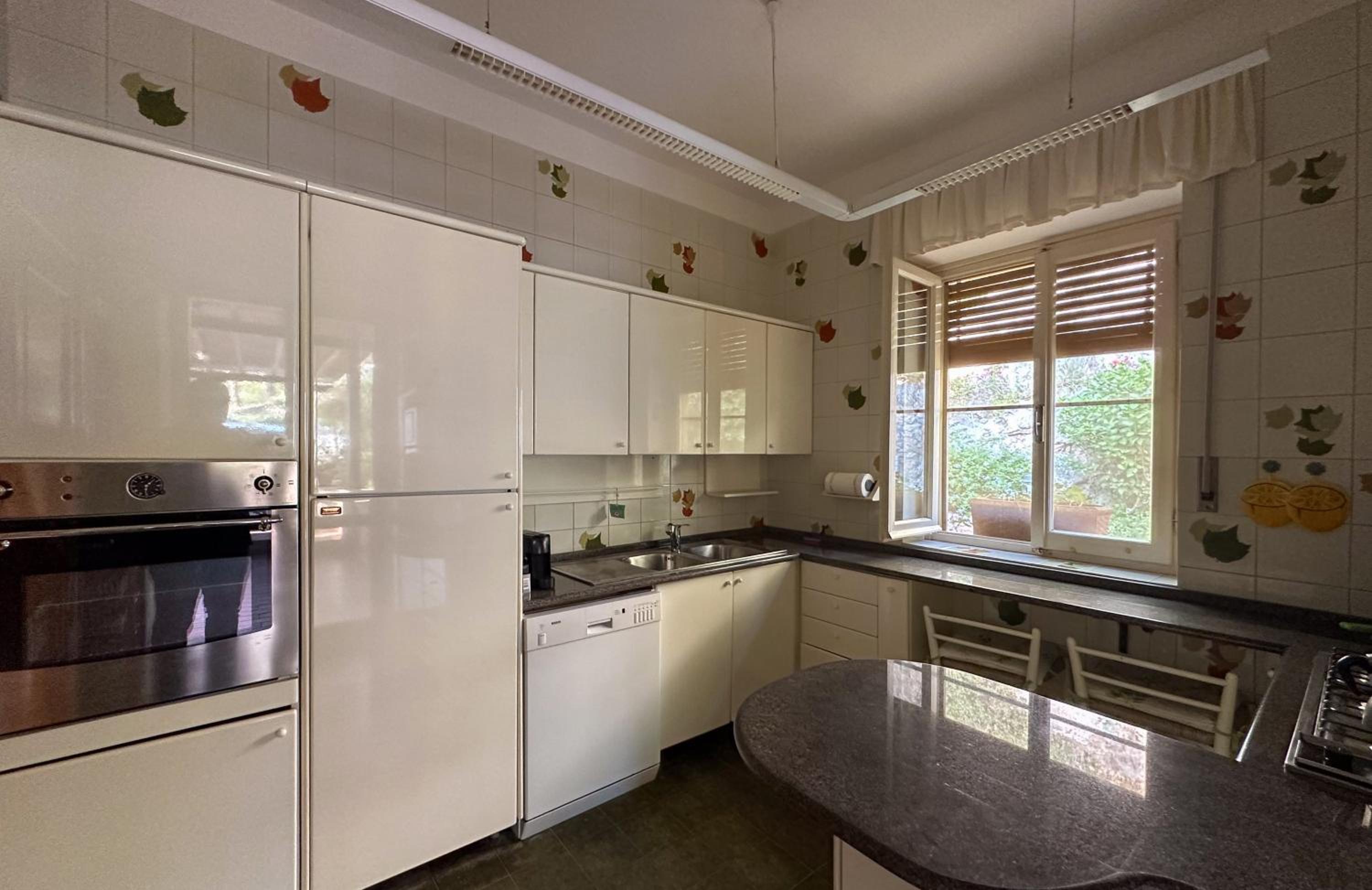 Villa photo 2