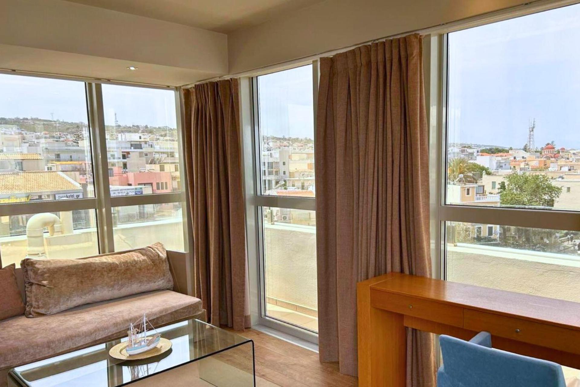 Grand Suite with Panoramic Sea View - Photo 17