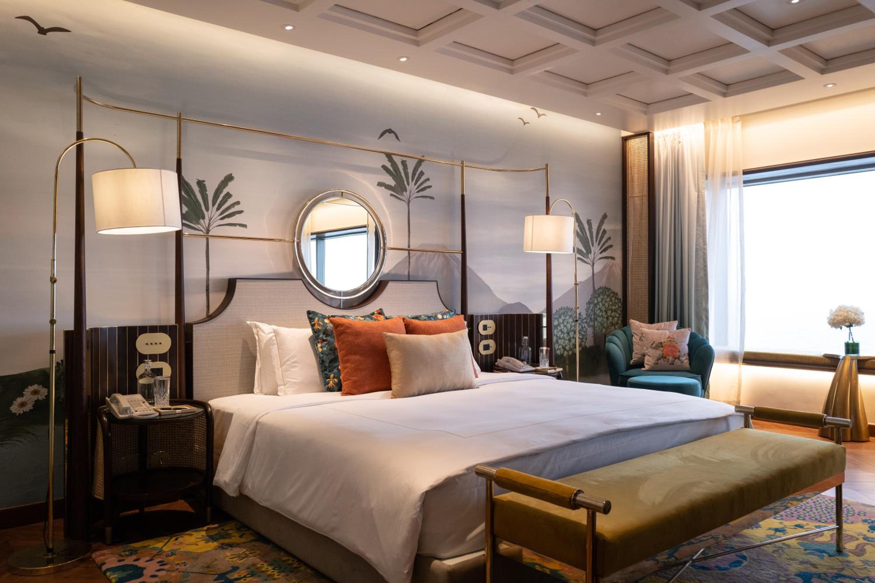 Royal Suite King Bed Sea View - High tea, evening cocktails, butler service, Complimentary 1 way airport transfer