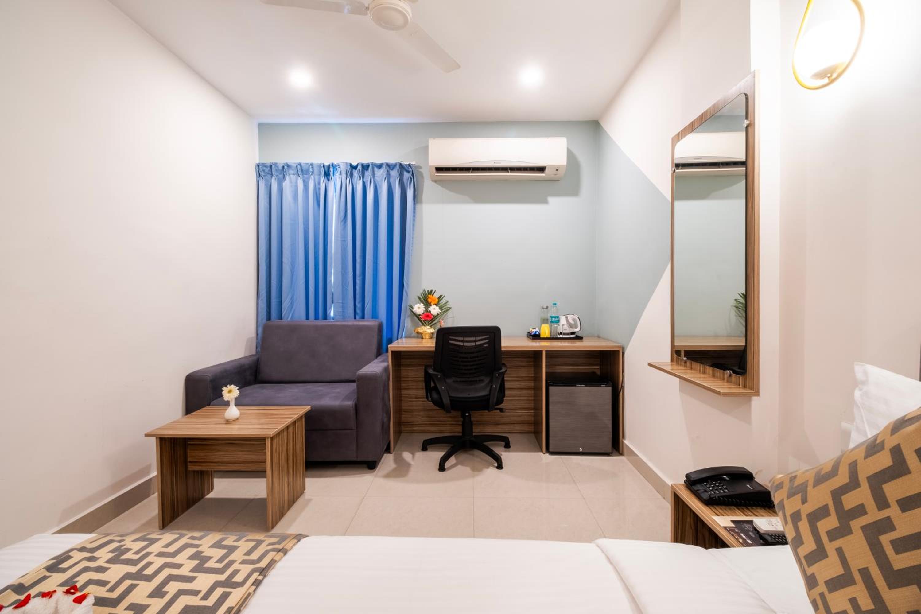 Deluxe Room - Photo 2