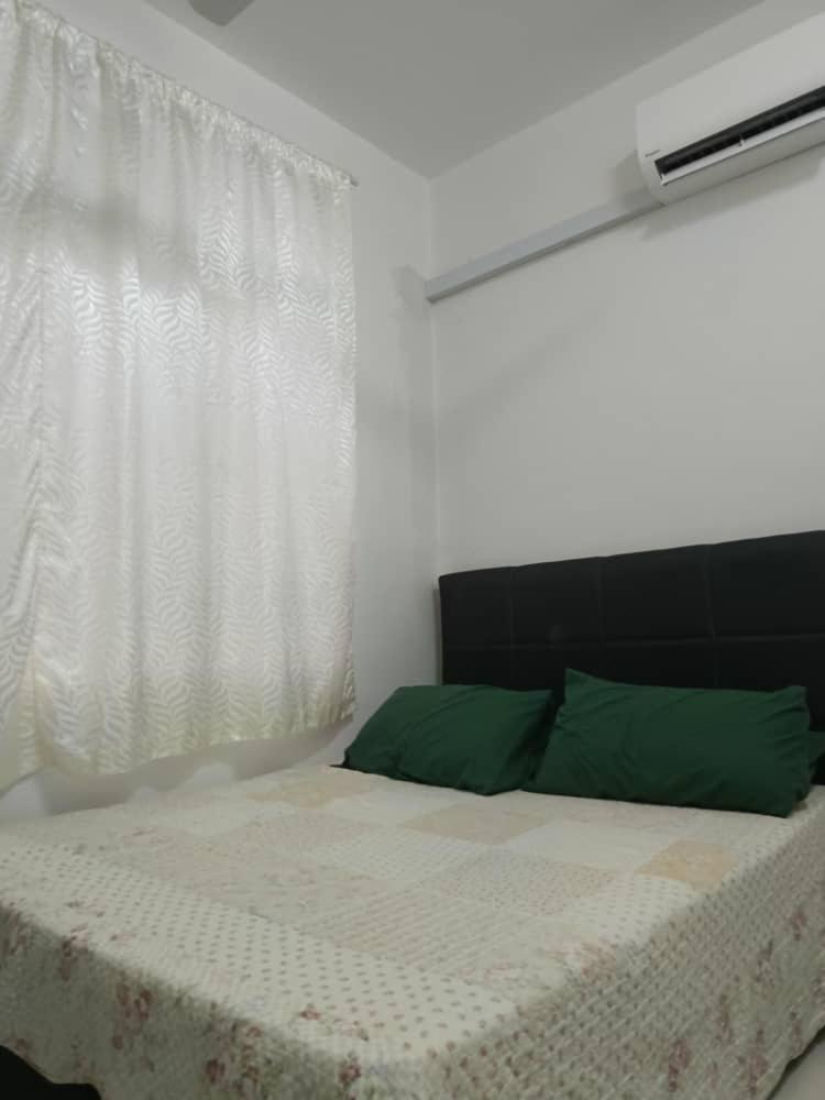 Three-Bedroom House photo 2