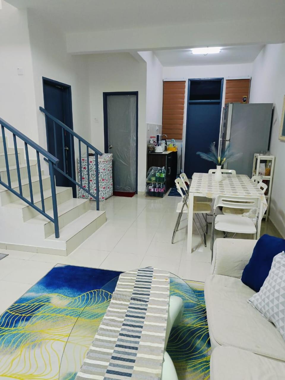 Three-Bedroom House photo 3