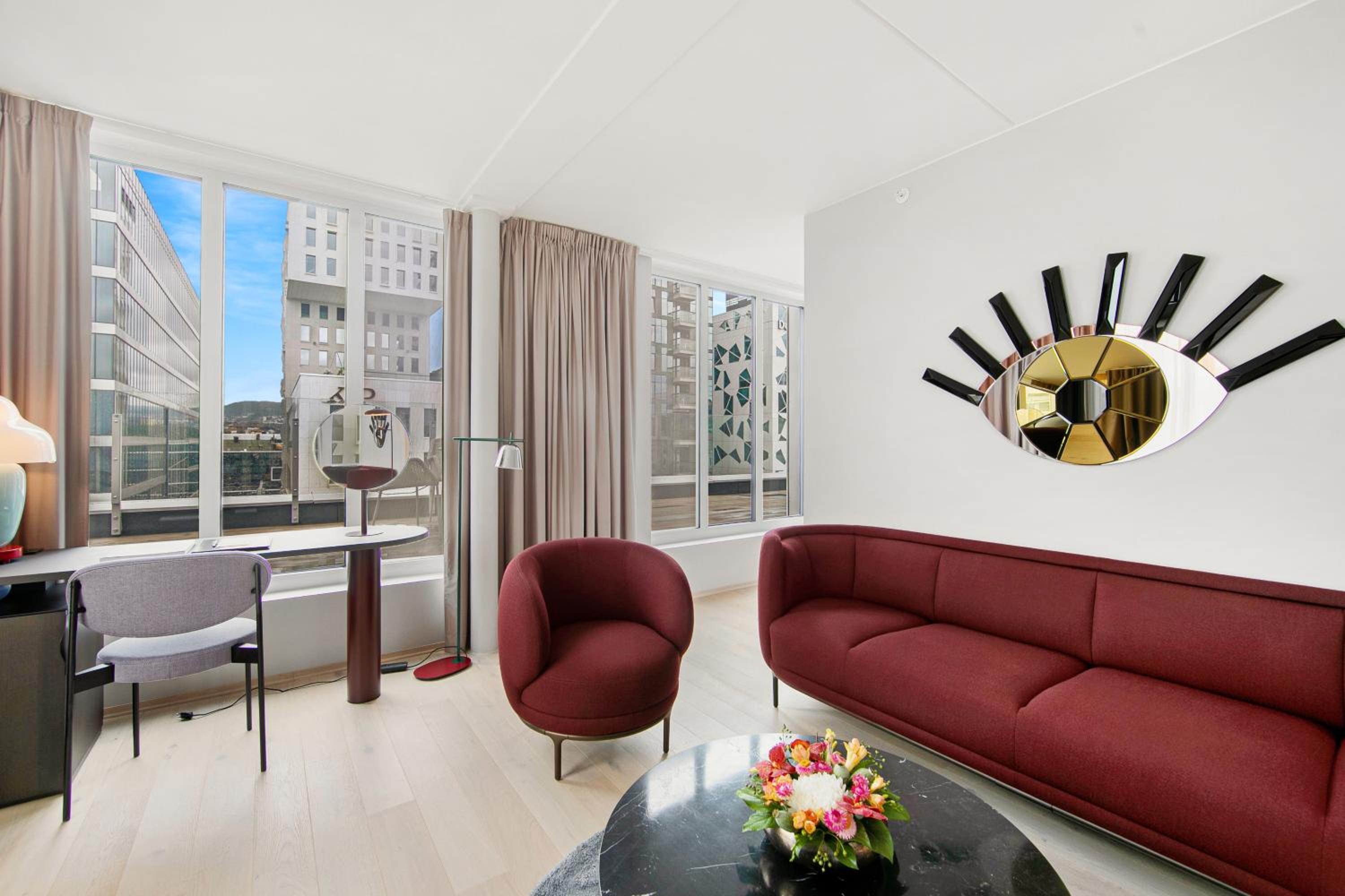 Suite - Photo 7