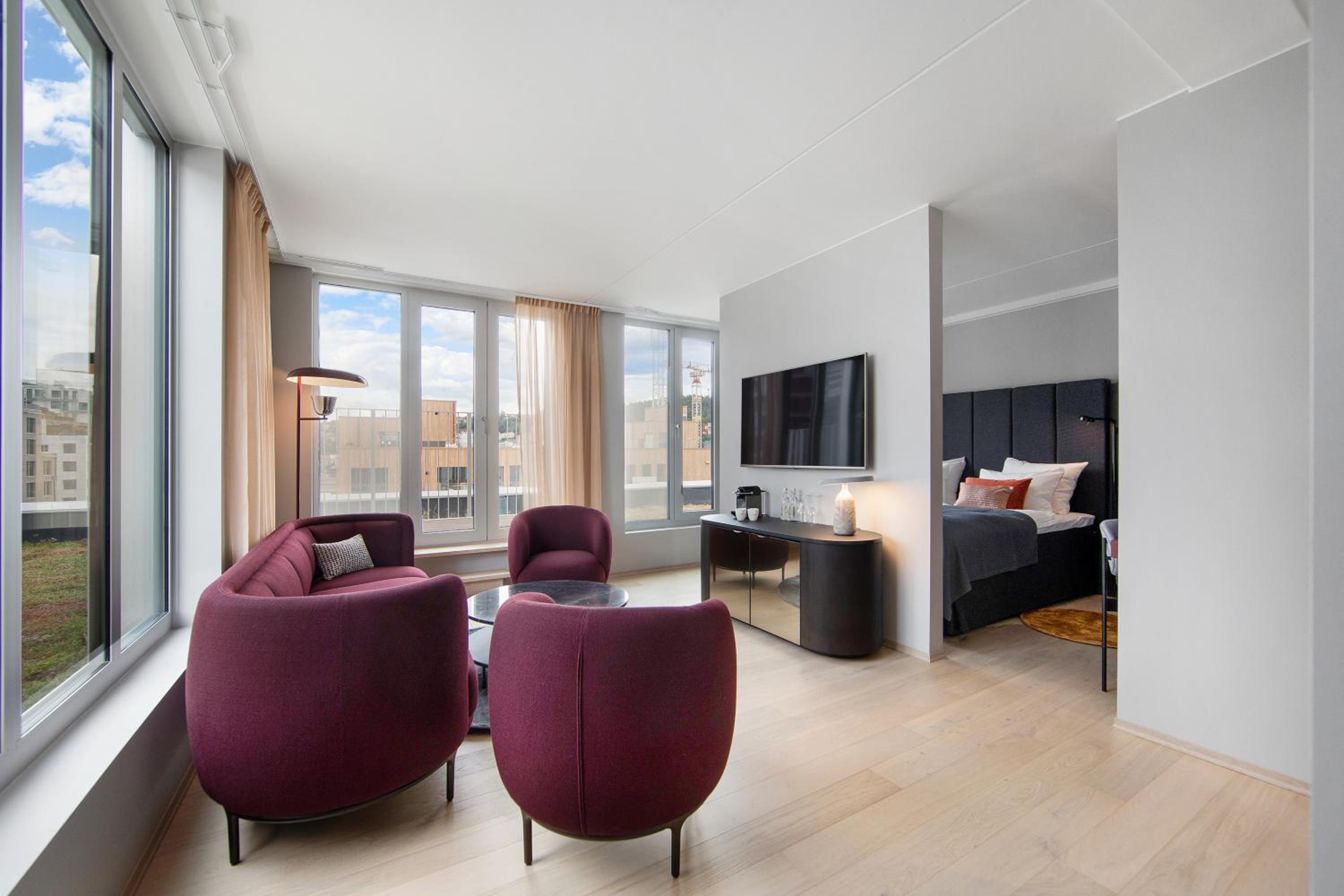 Suite - Photo 8