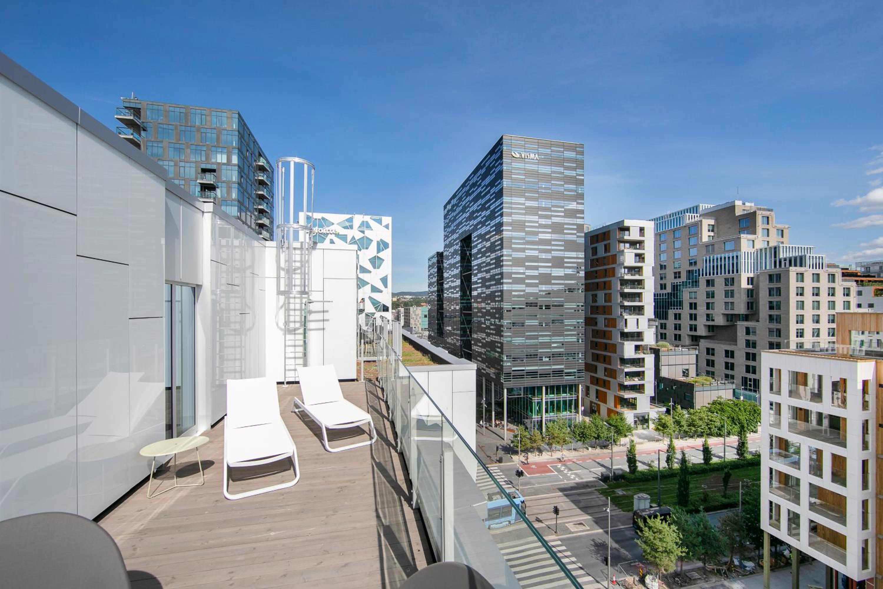 Suite - Photo 10