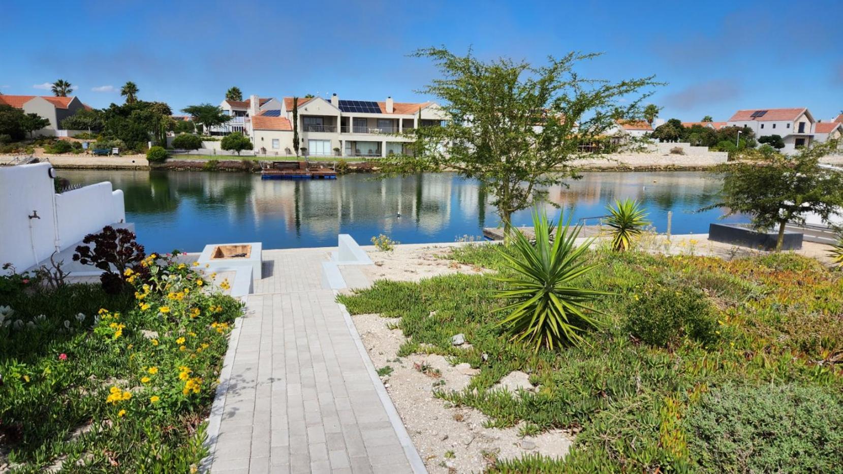 Three-Bedroom Villa photo 2