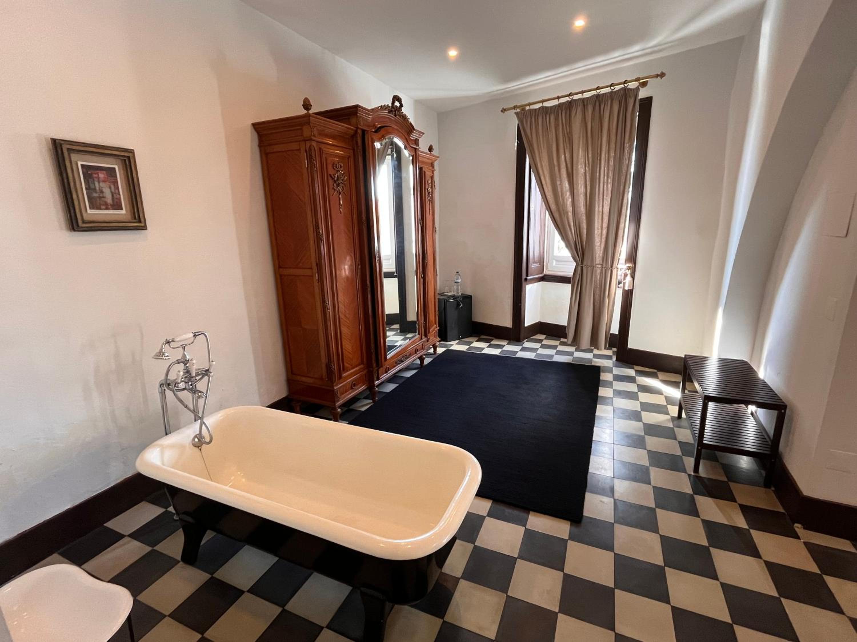 Royal Suite photo 2