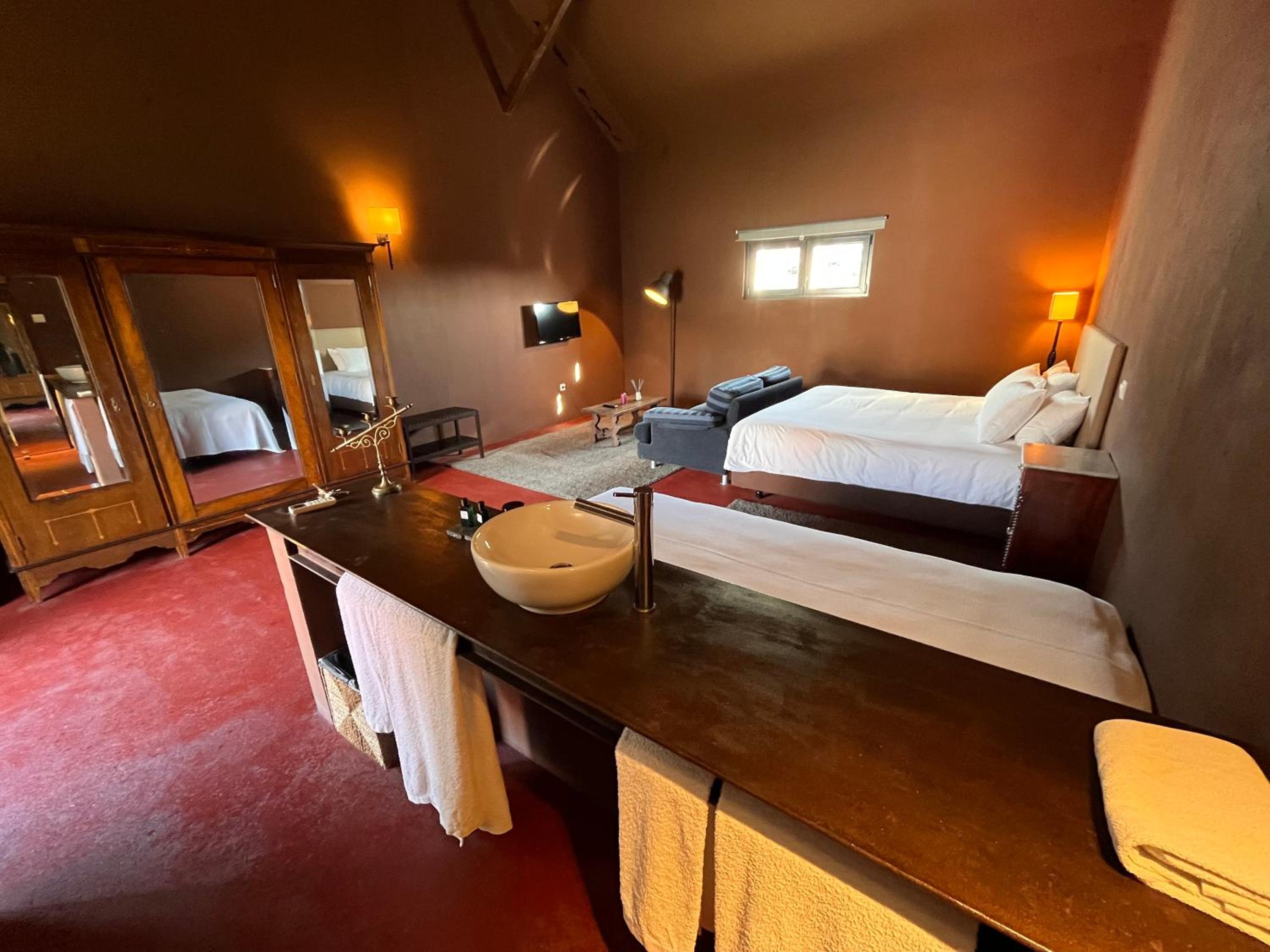 Suite Castle with Extra bed photo 2