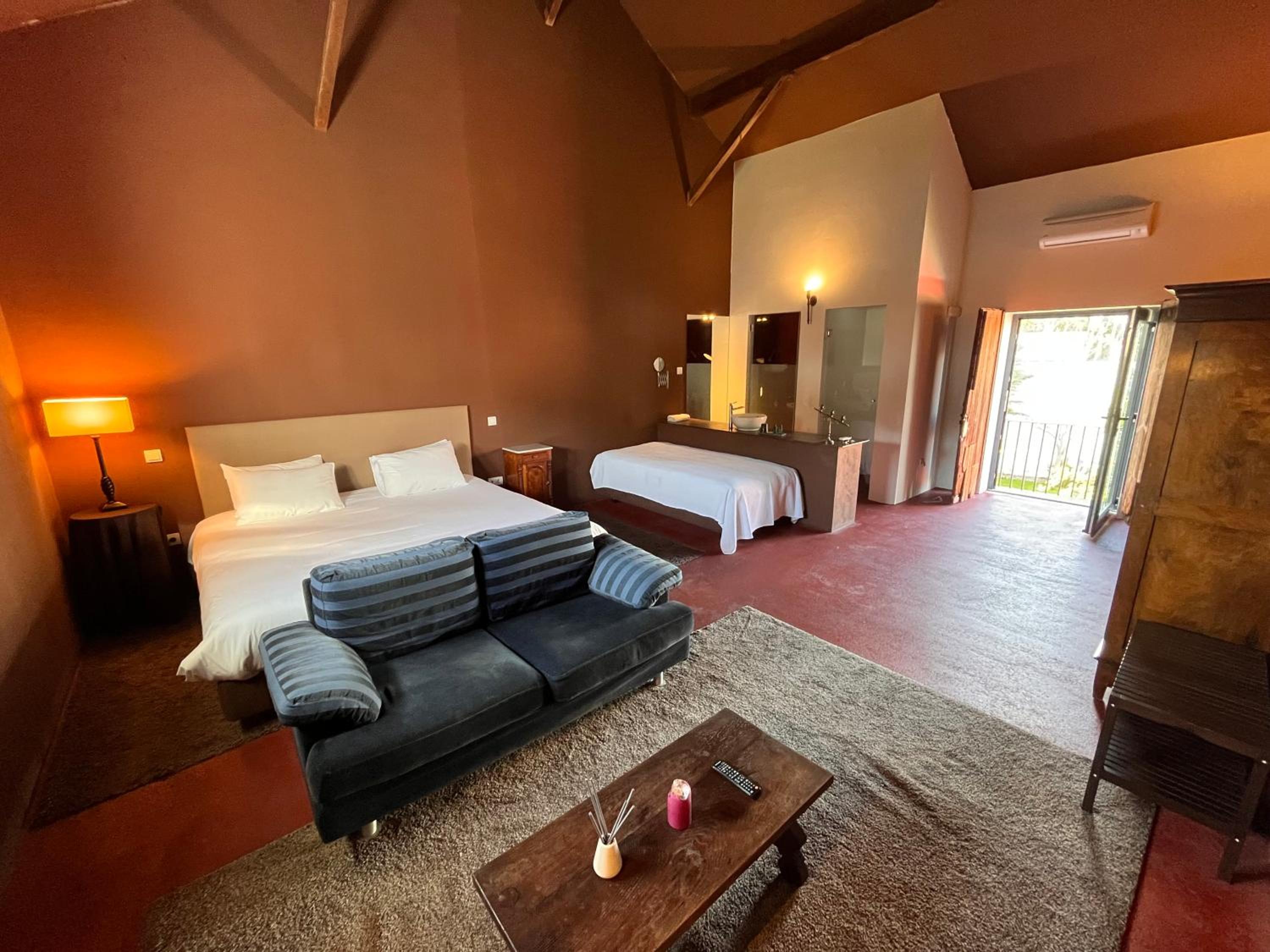 Suite Castle with Extra bed photo 1