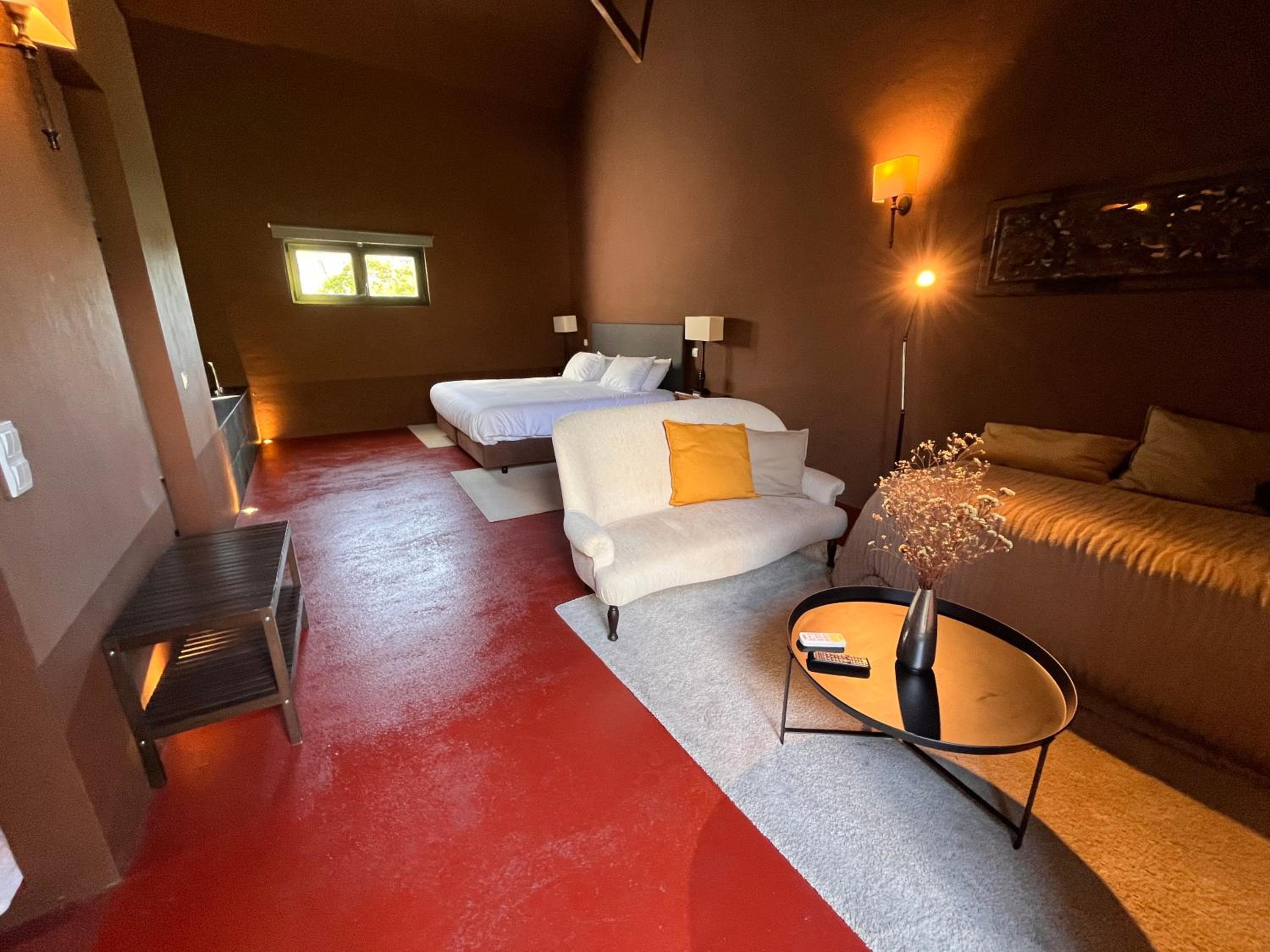 Suite Castle photo 2