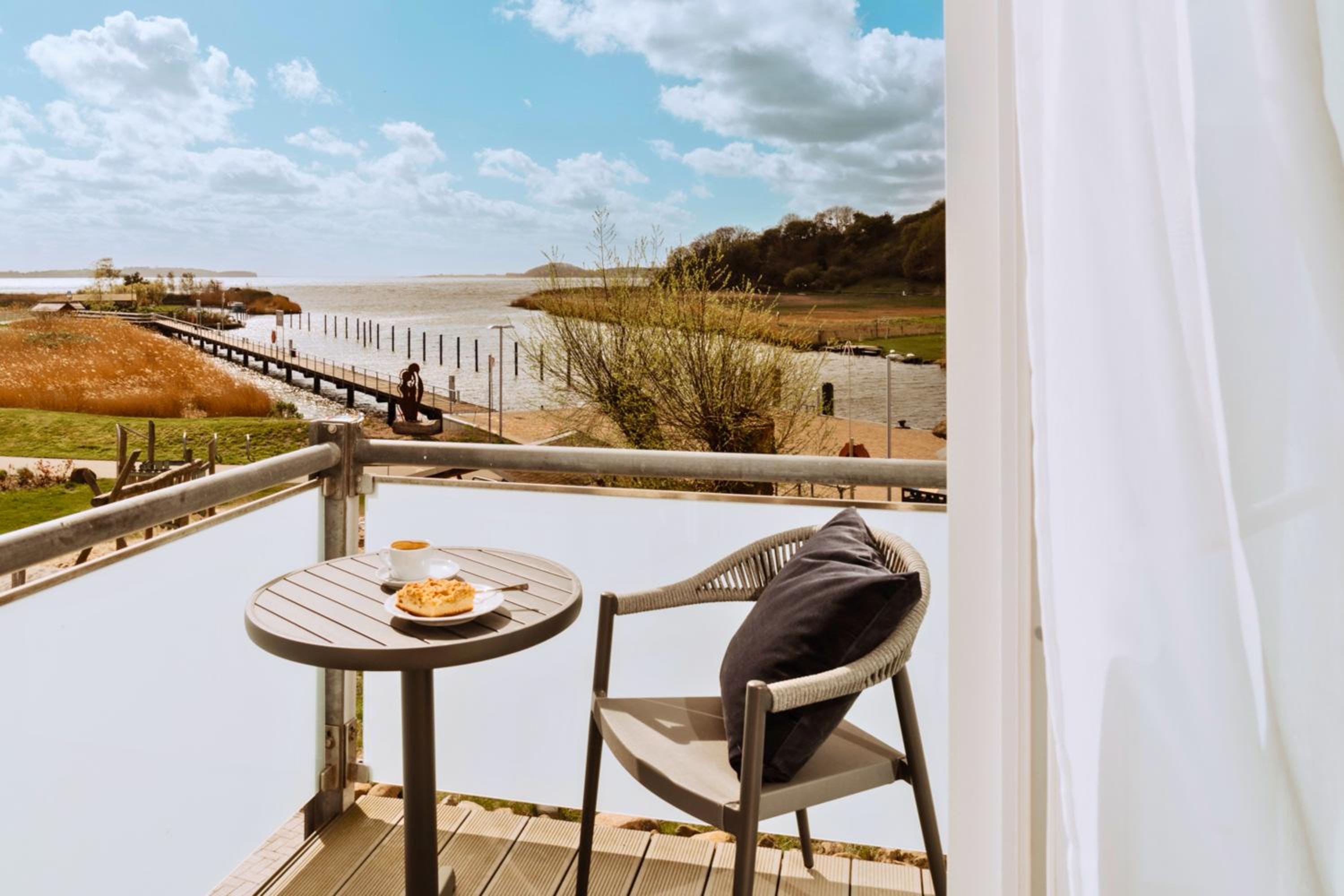 Deluxe Double Room with Sea View photo 2