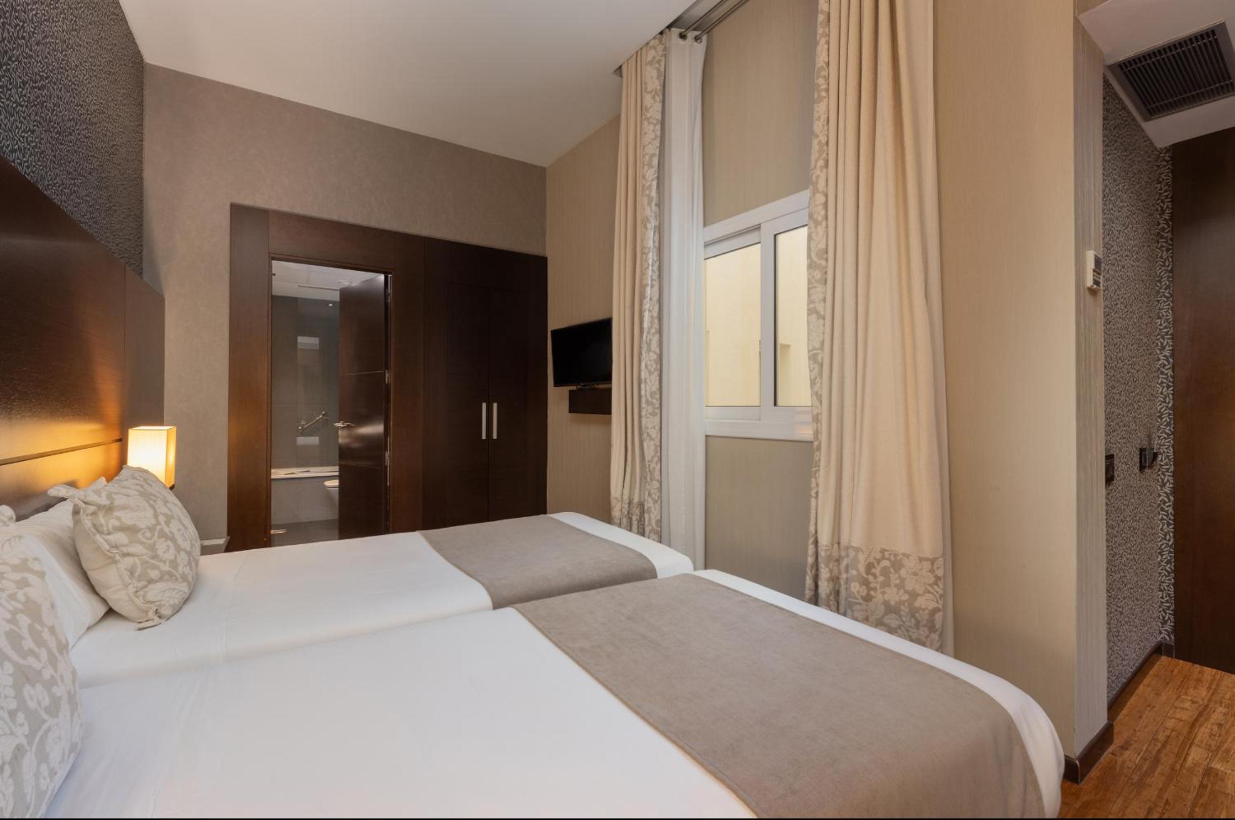 Double or Twin Room photo 3